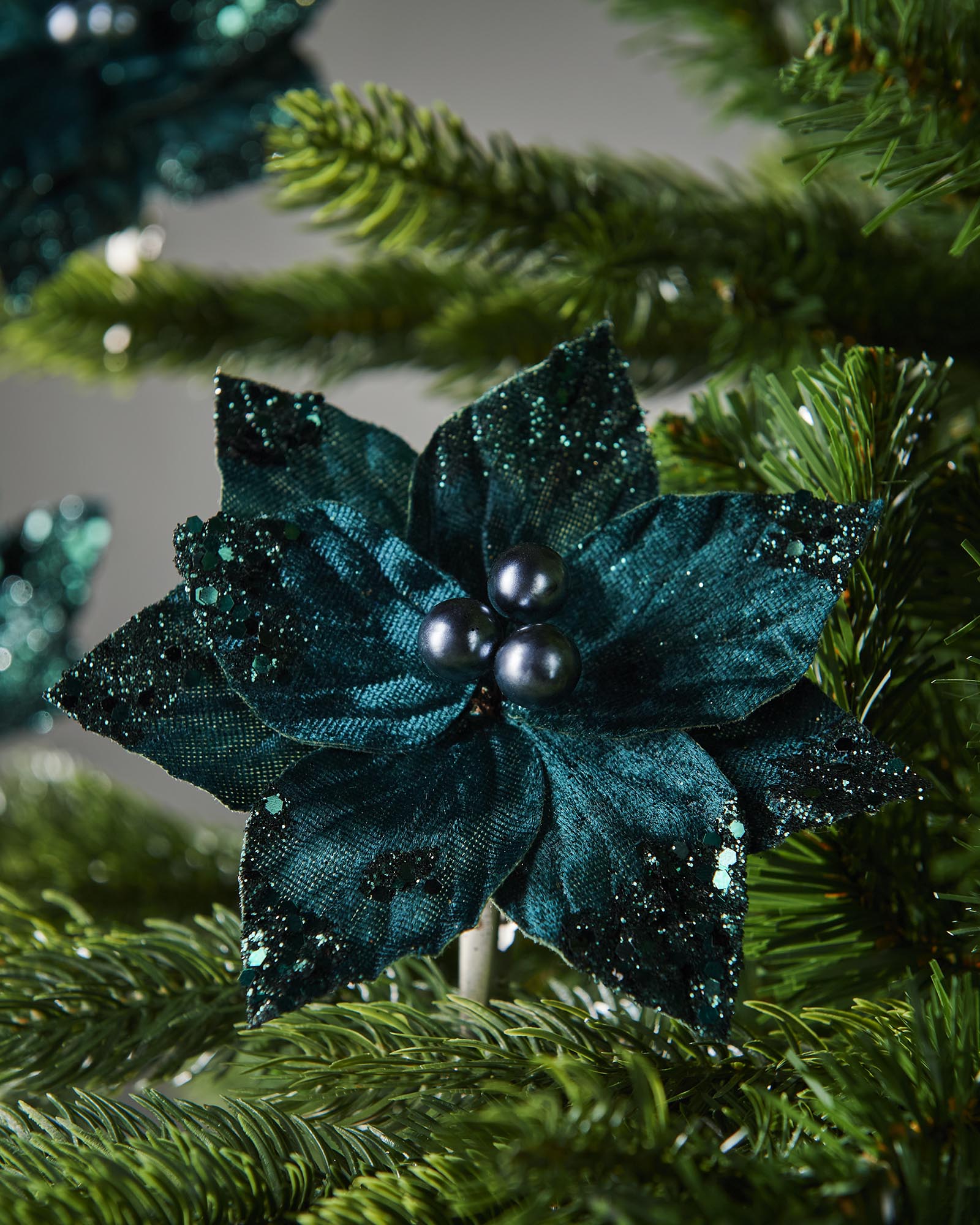 Set of 3 Emerald Artificial Poinsettia Flowers with Clip, 12 cm