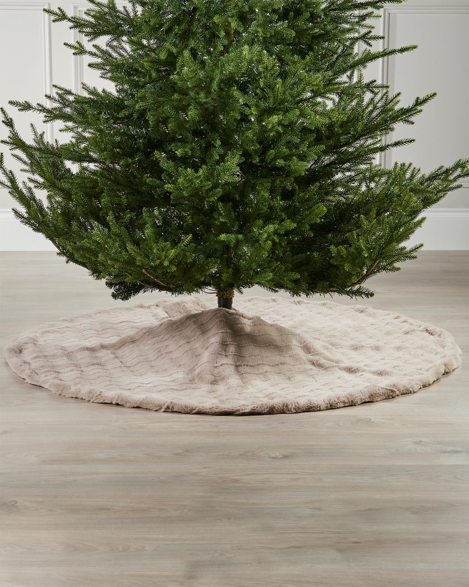 Faux Fur Tree Skirt with Bows, Mocha, 132 cm