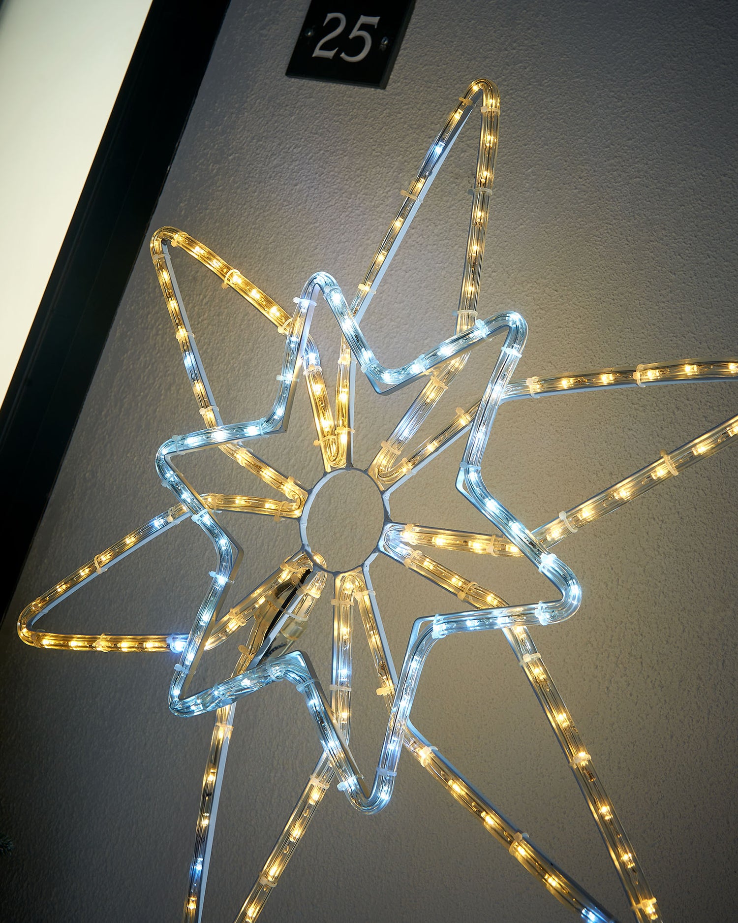 Pre-Lit Northern Star Rope Light Silhouette, Warm/Bright White, 64 cm ...