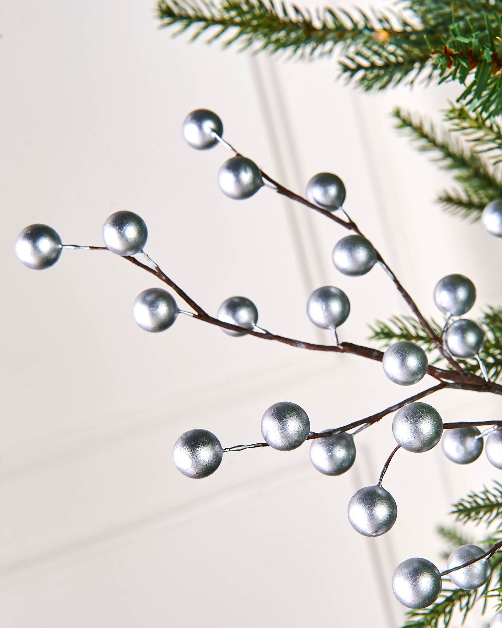 Silver Berry Christmas Tree Spray, 45 cm