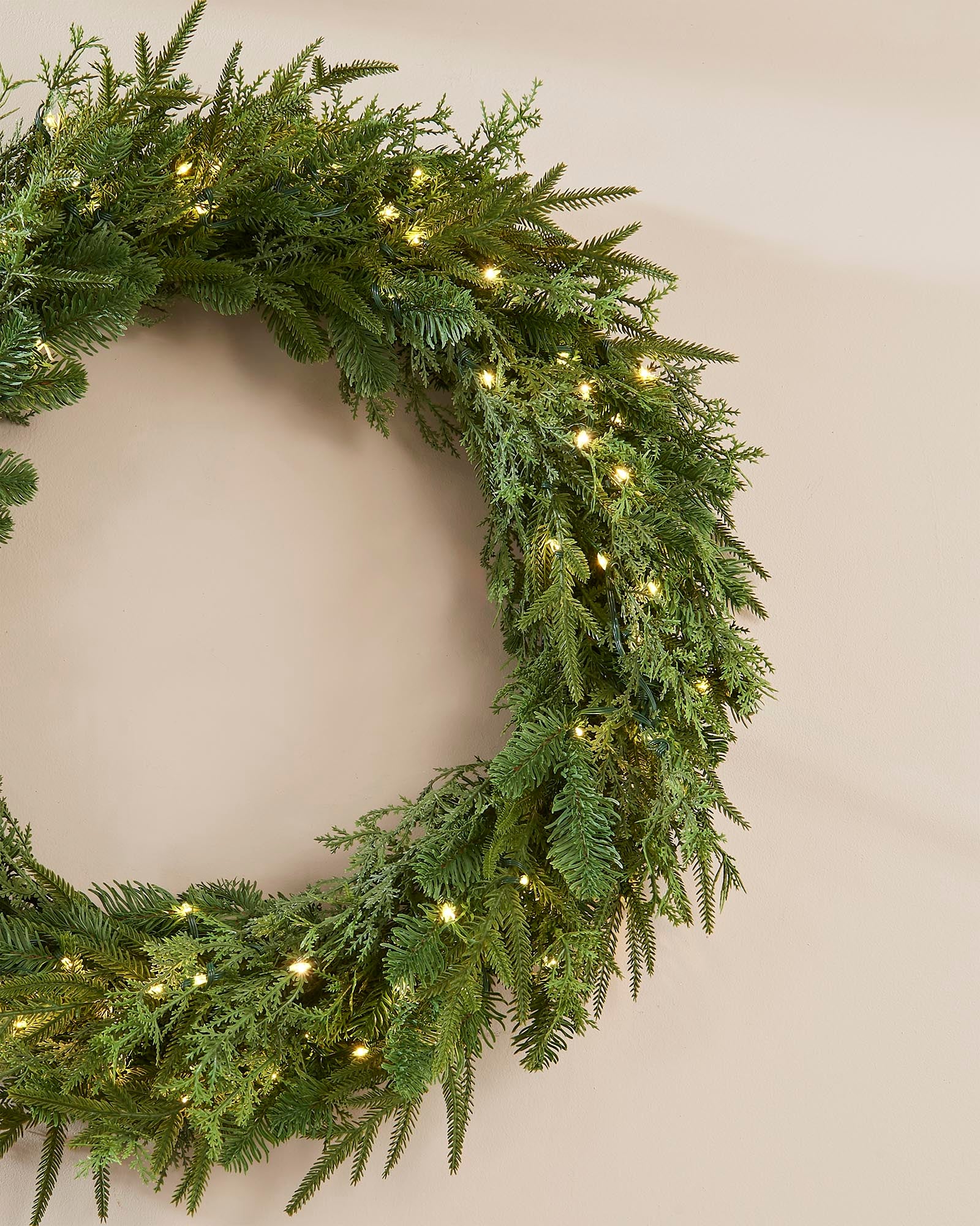 Pre-Lit Natural Fir Wreath, 76 cm
