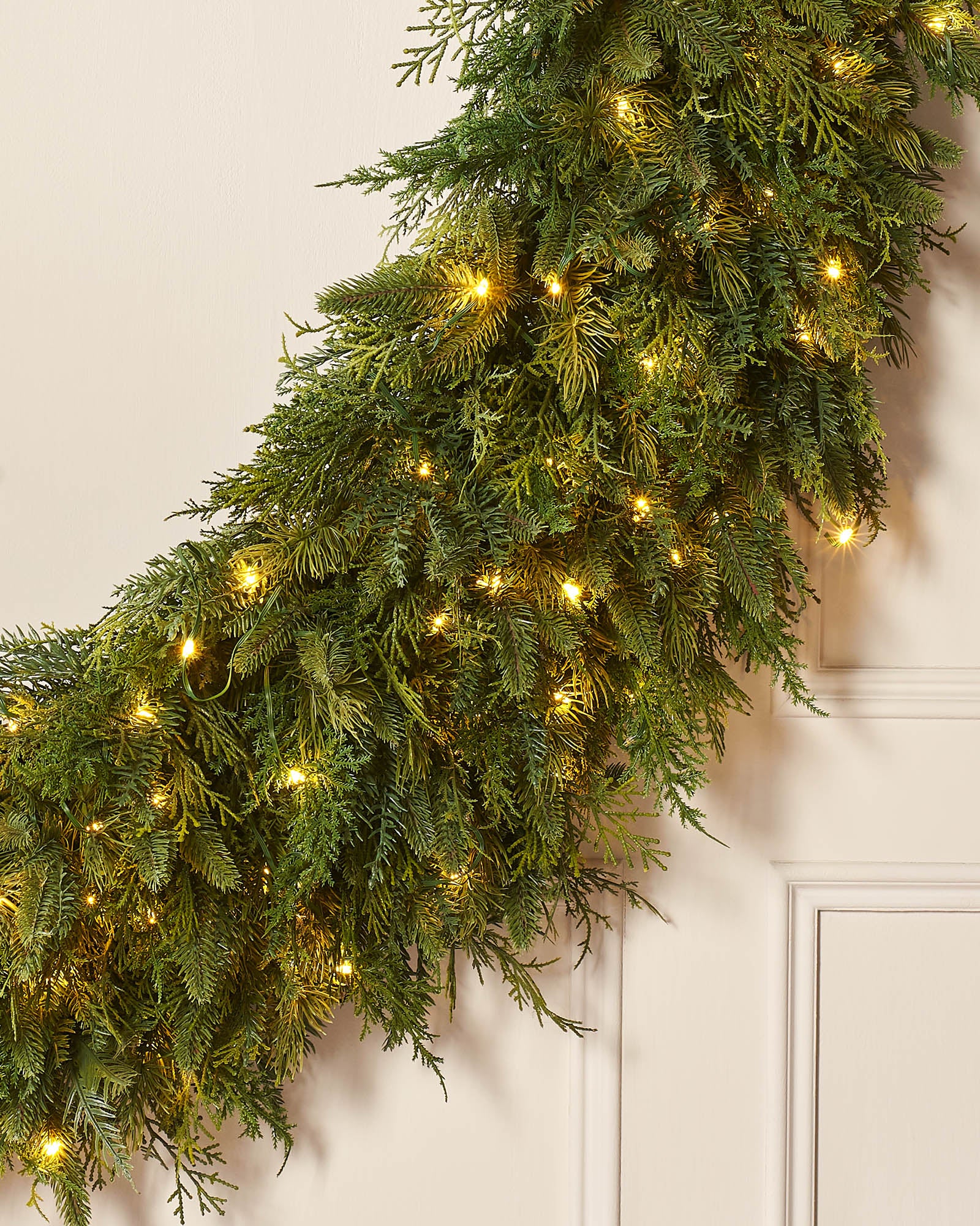 Pre-Lit Natural Fir Majestic Wreath, 1.5 m