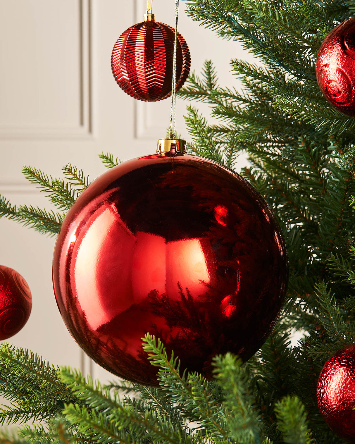 Red Large Gloss Shatterproof Bauble, 20 cm