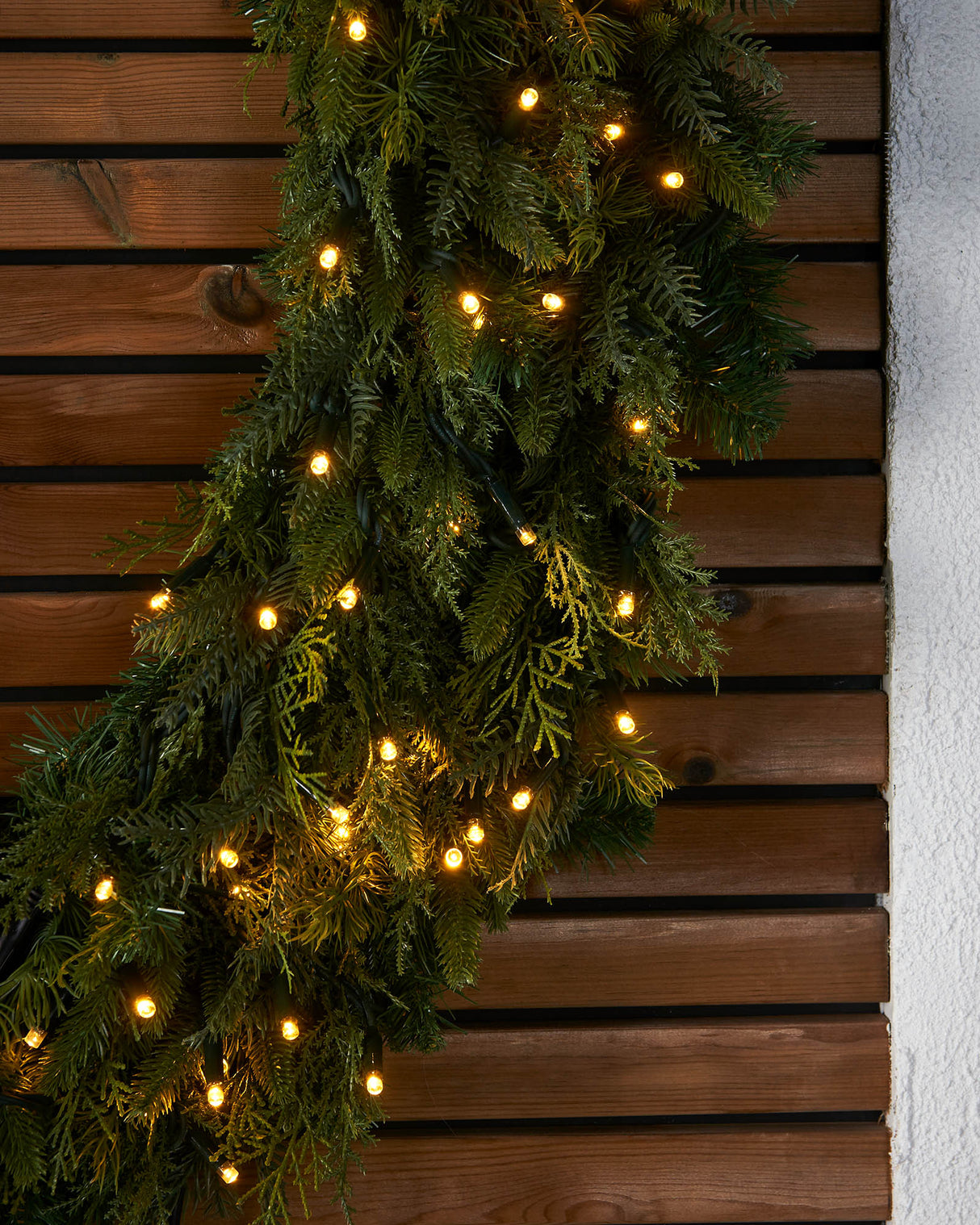 LINK PRO Connectable Pre-Lit Natural Fir Wreath, 1.2 m