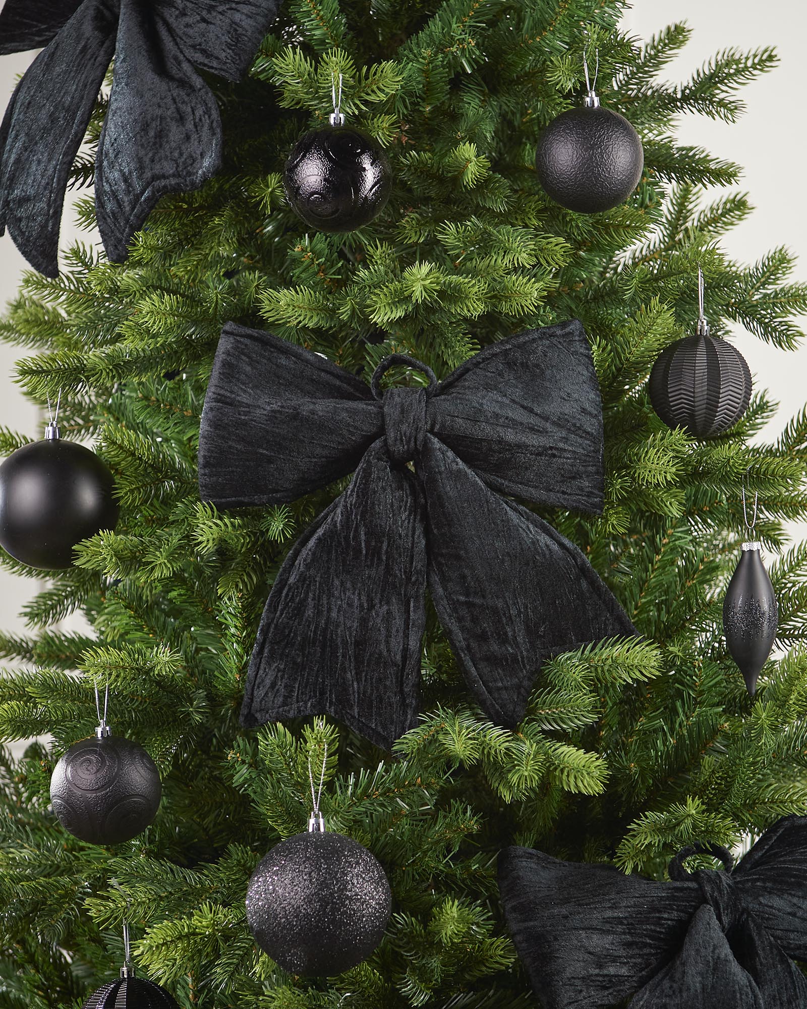 Vintage Velvet Christmas Bow, Black, 30 cm