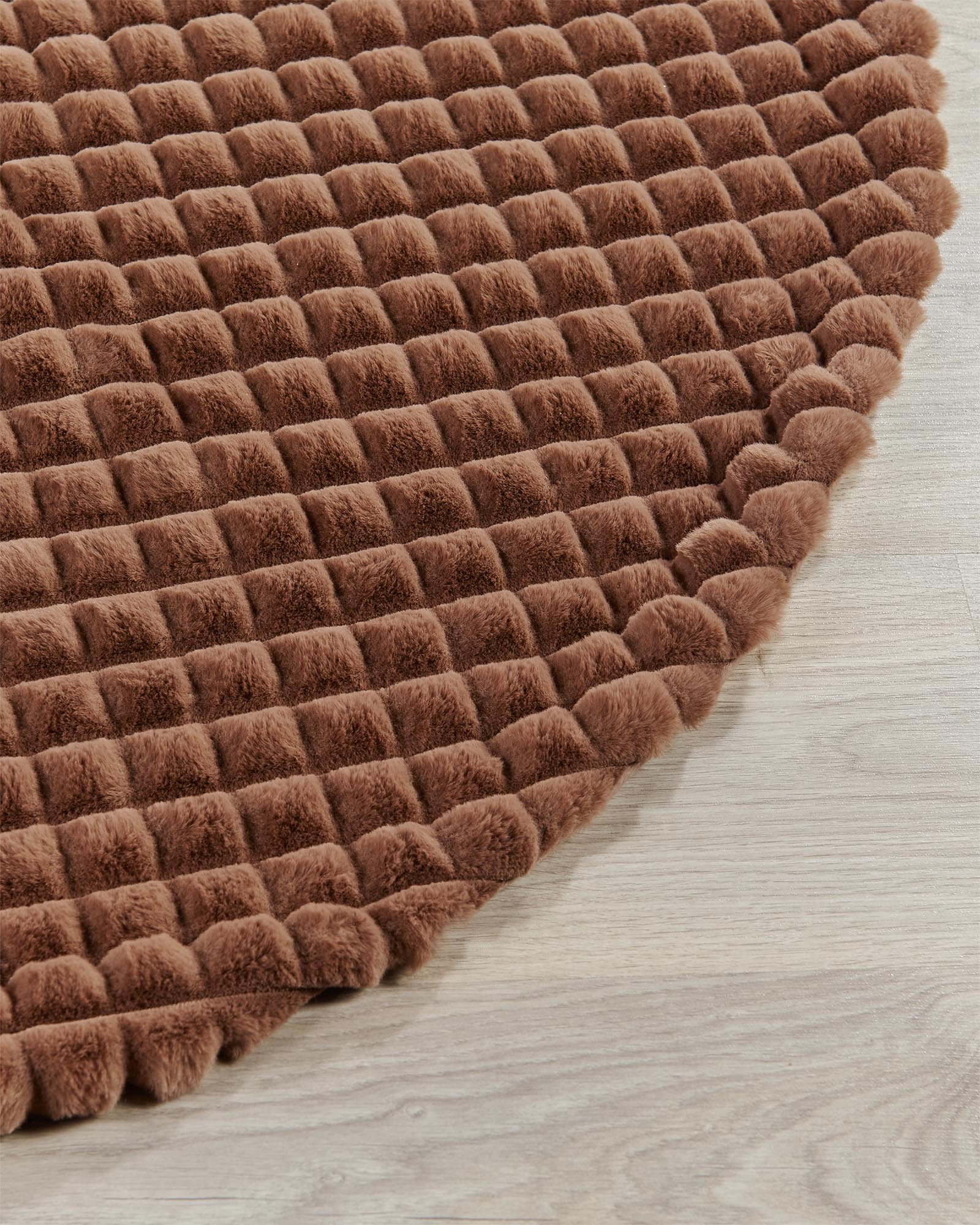 Faux Fur Diamond Tree Skirt, Espresso, 122 cm