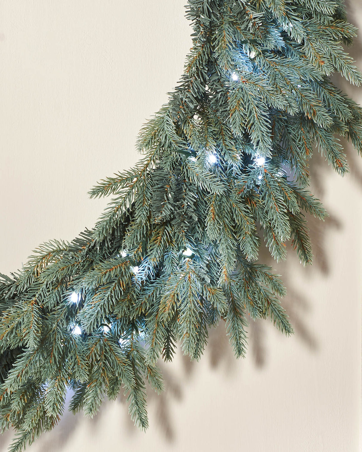 Pre-Lit Mixed Pine Blue Wreath, 1 m