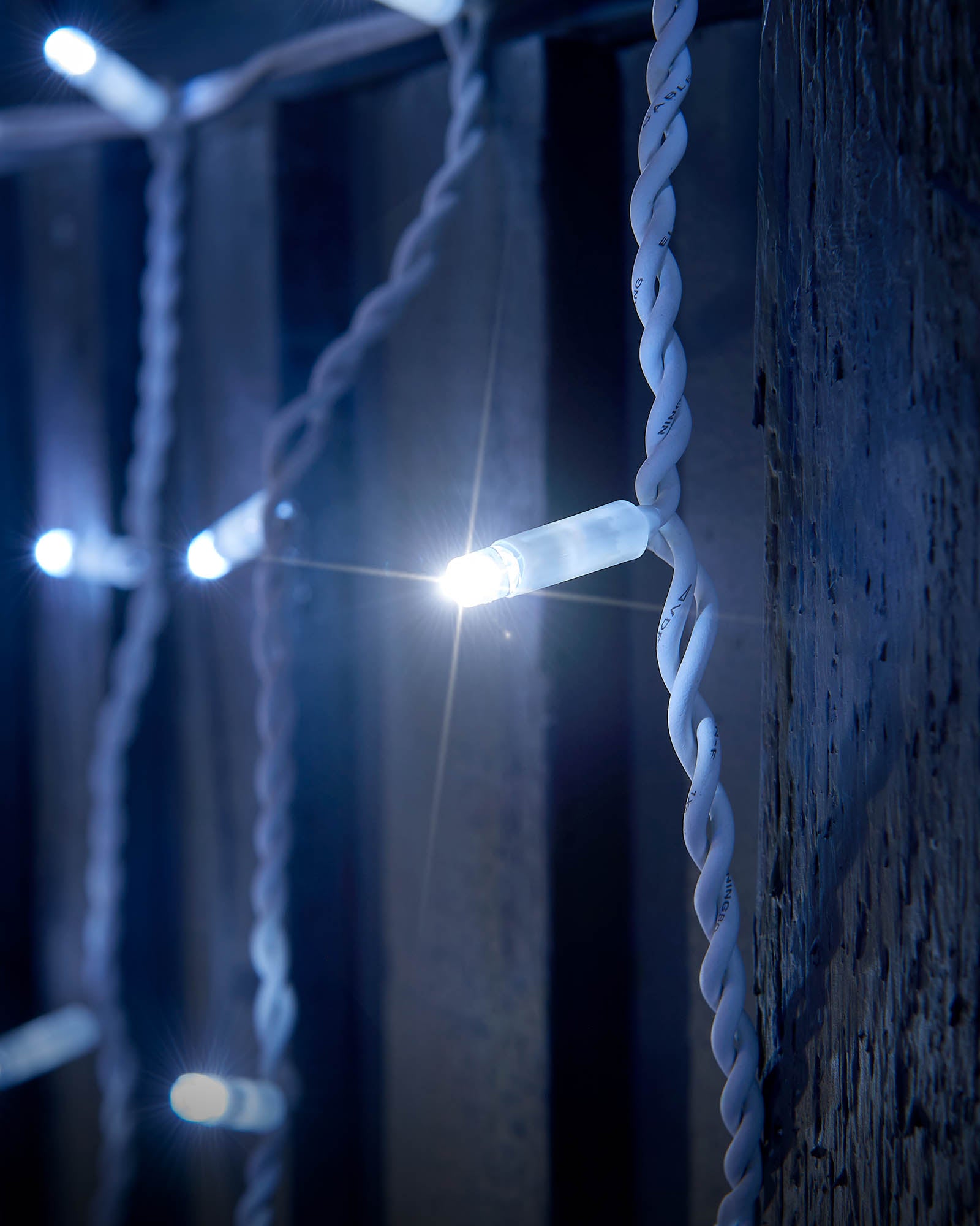 Pro Series Connectable Twinkling Icicle Lights, White