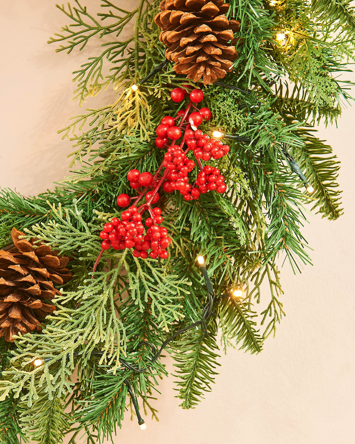 Pre-Lit Decorated Wreath, Pinecones & Berries, 76 cm