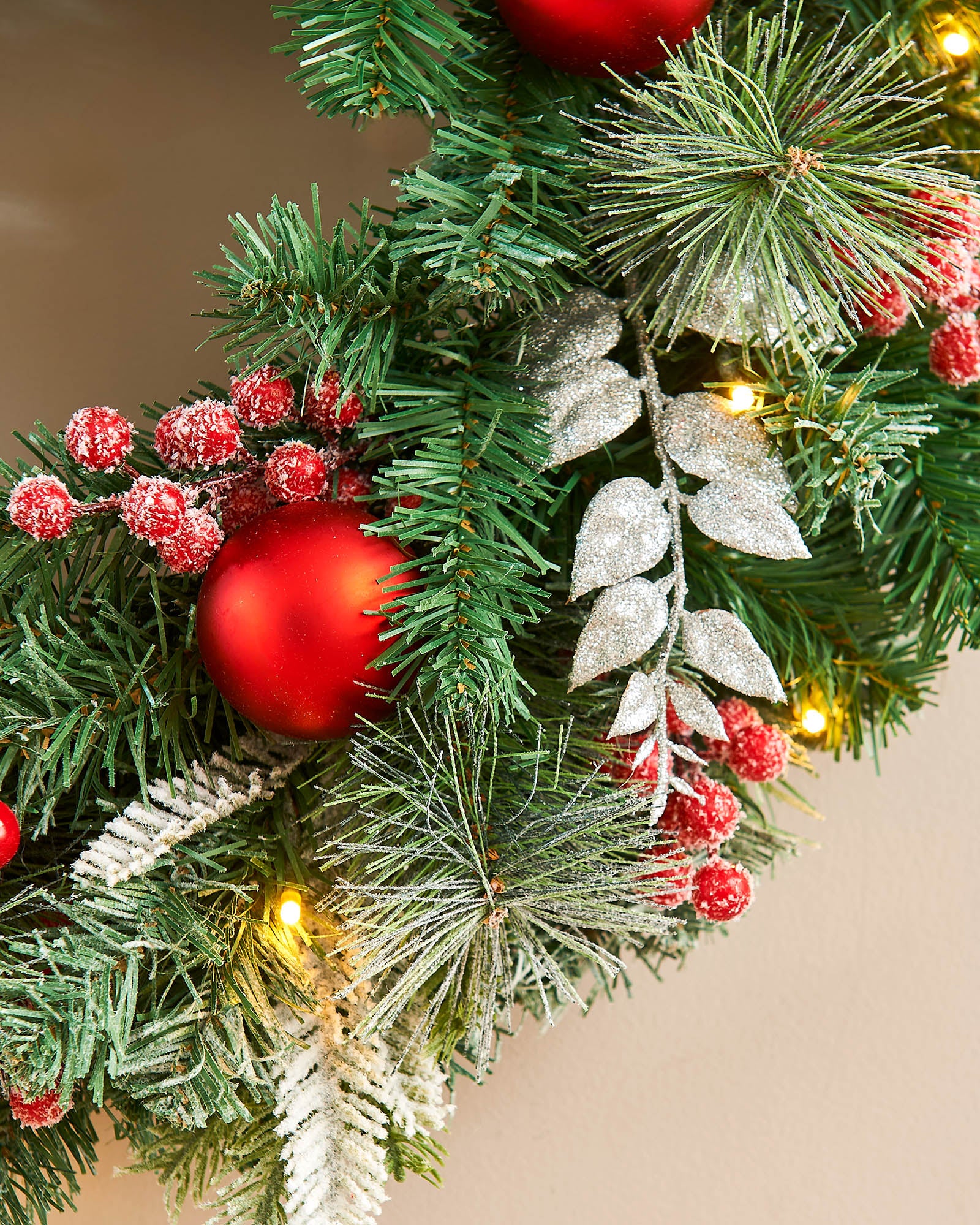Pre-Lit Decorated Frosted Wreath, 60 cm