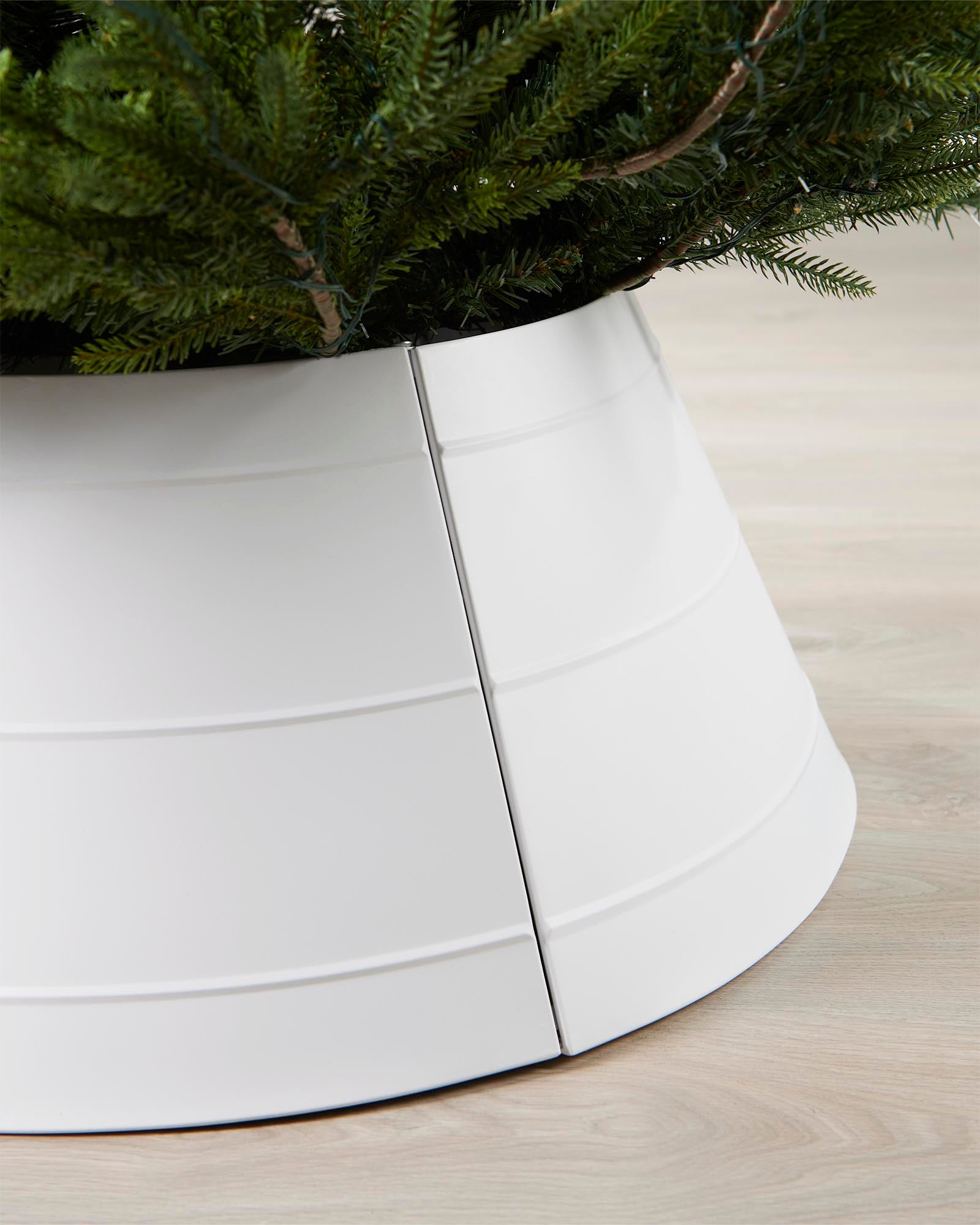 Metal Tree Collar, White, 71 cm