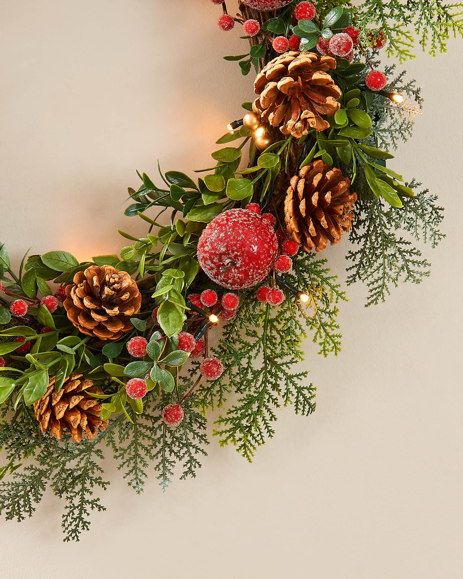 Pre-Lit Frosted Red Berry Mixed Tip Wreath, 60 cm