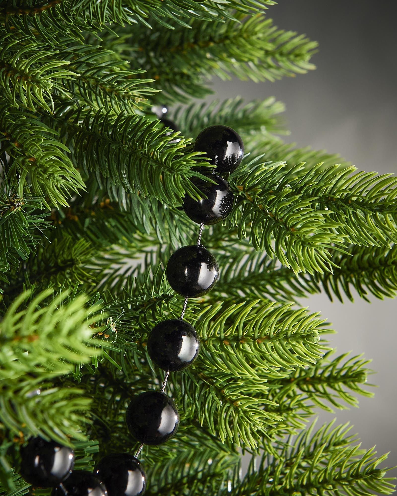 Oversized Beaded Garland, Black, 2.7 m