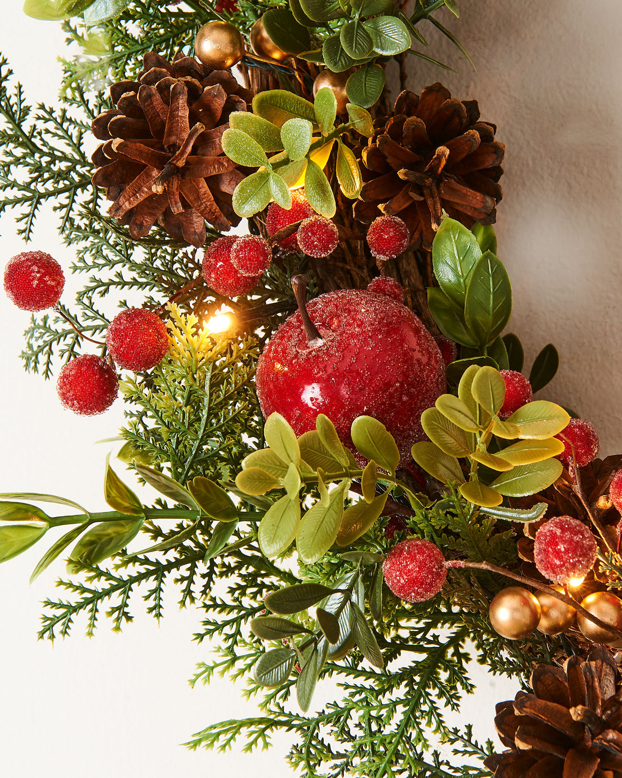 Pre-Lit Frosted Red Berry Mixed Tip Wreath, 60 cm