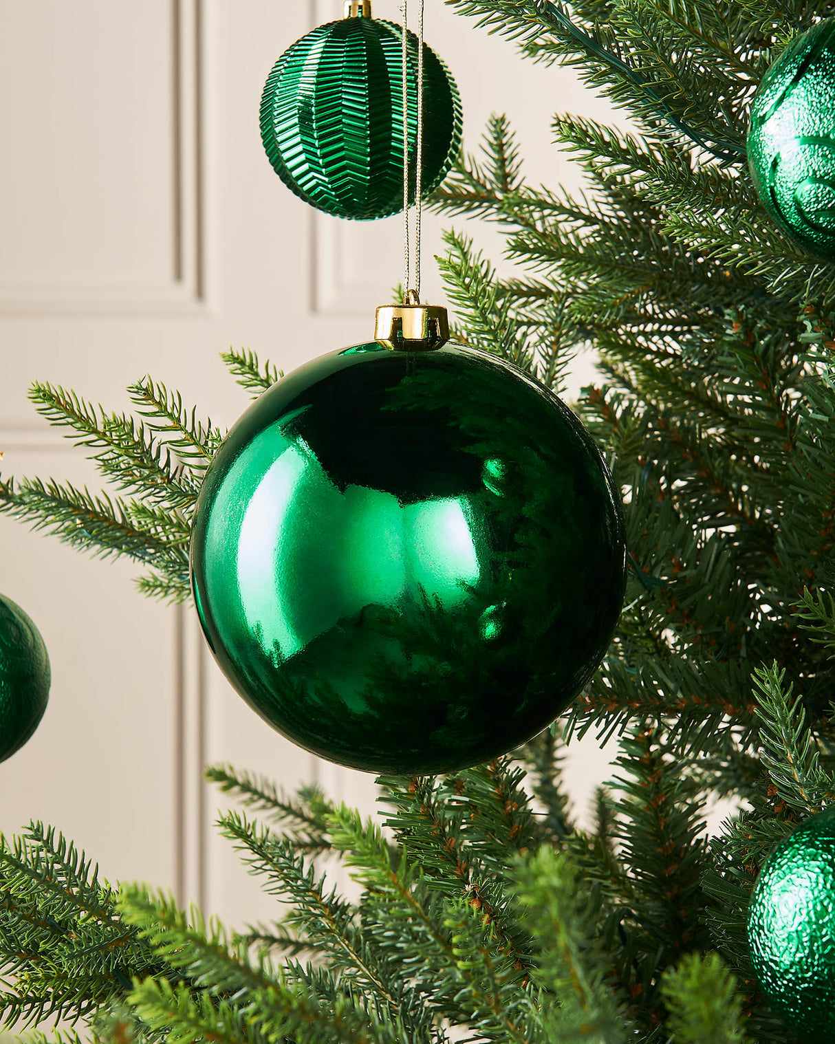 Christmas Green Large Gloss Shatterproof Bauble, 15 cm