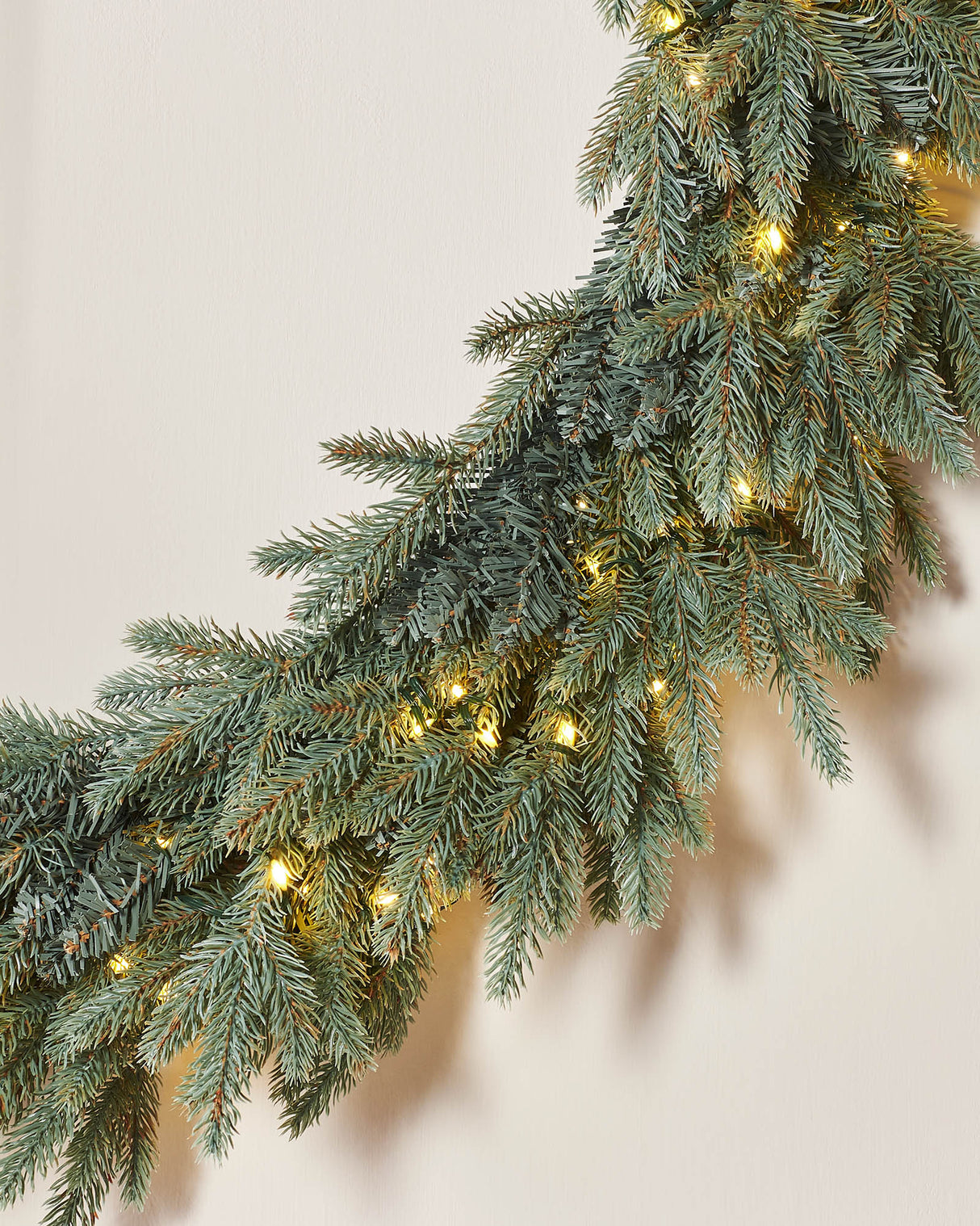 Pre-Lit Mixed Pine Blue Wreath, 1 m