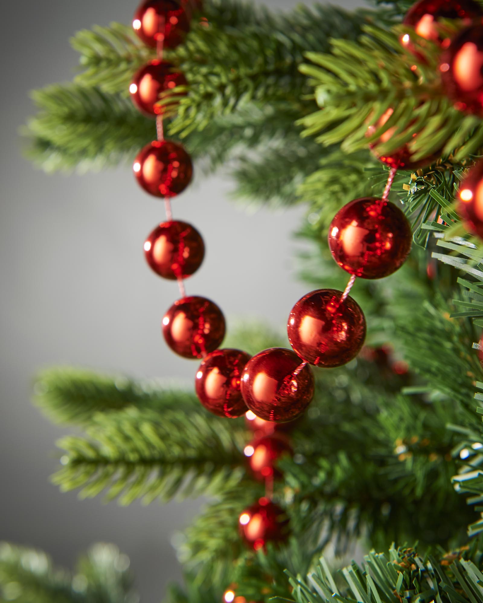 Oversized Beaded Garland, Red, 2.7 m