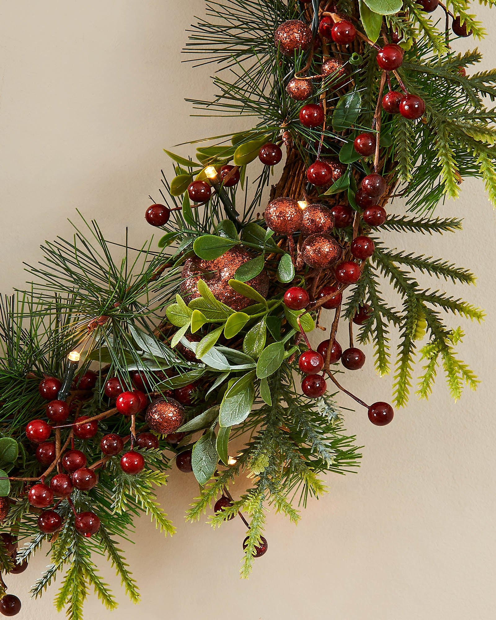 Pre-Lit Natural Mixed Tip Wreath, 60 cm