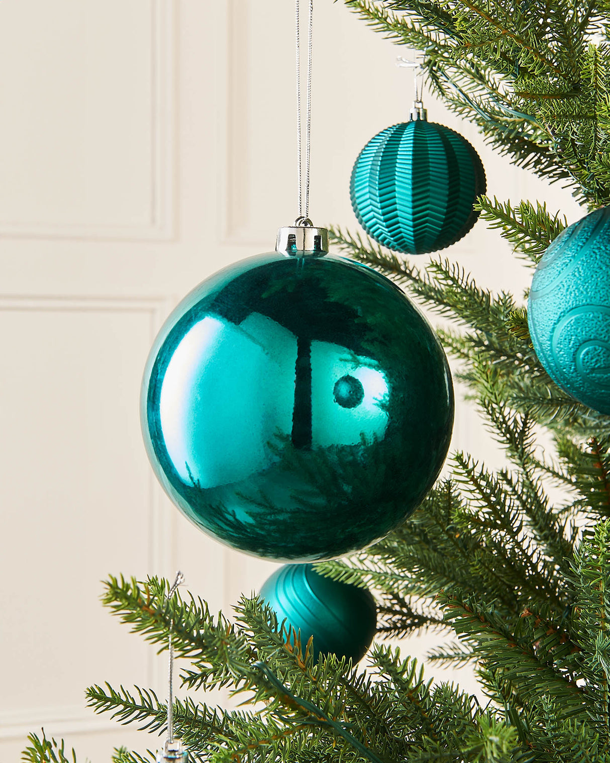 Teal Large Gloss Shatterproof Bauble, 15 cm