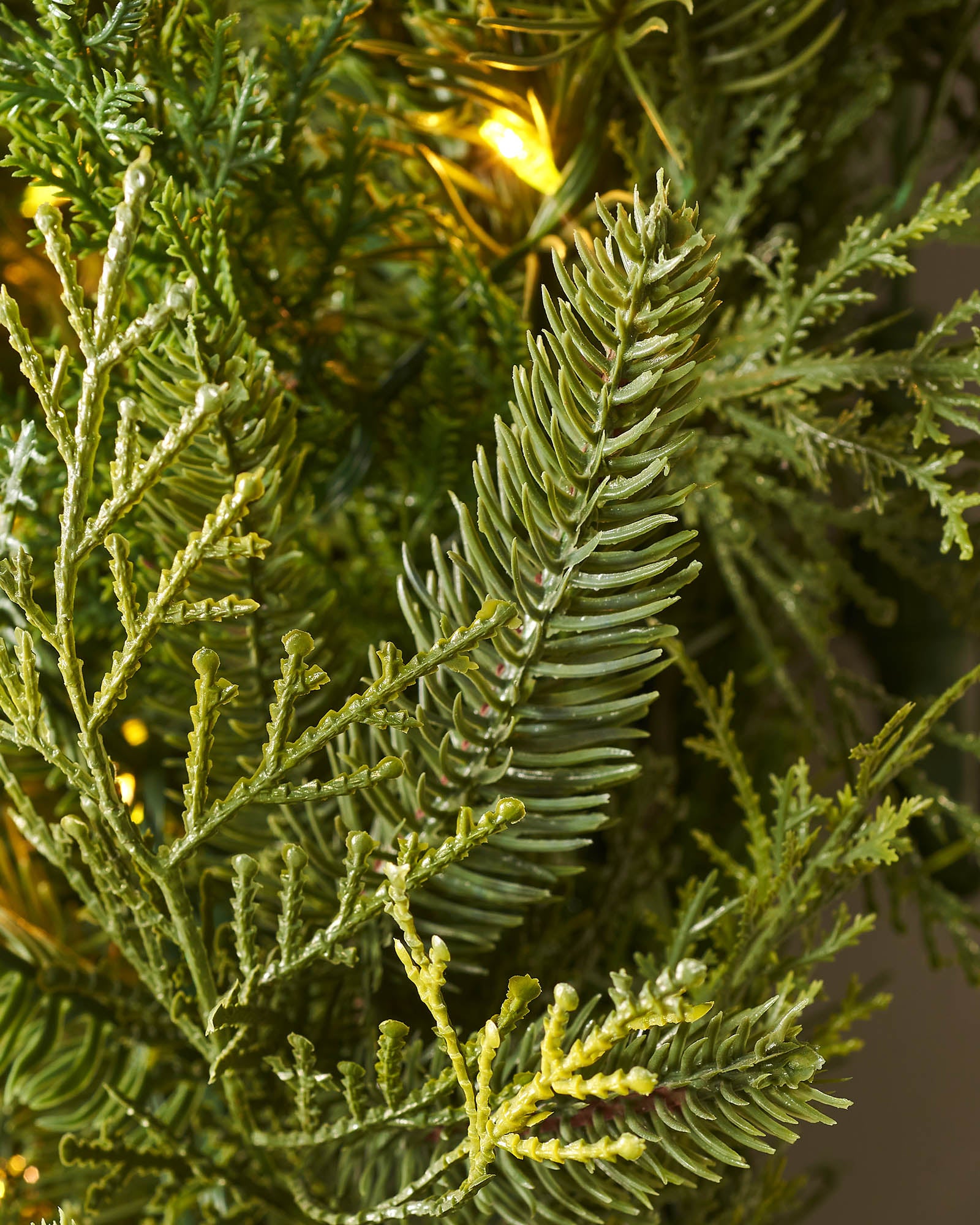 Pre-Lit Natural Fir Majestic Wreath, 1.5 m