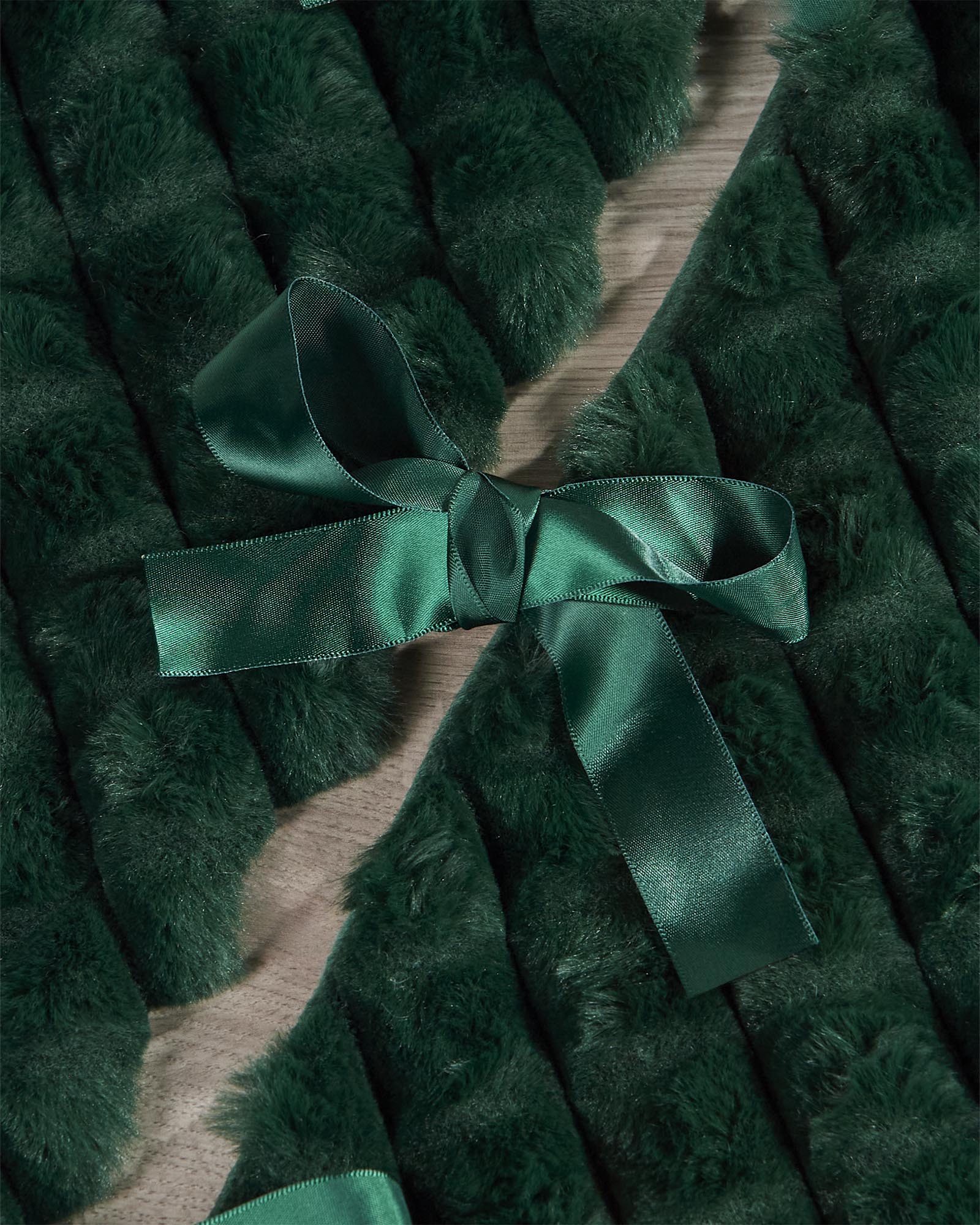 Faux Fur Diamond Tree Skirt, Sage Green, 122 cm
