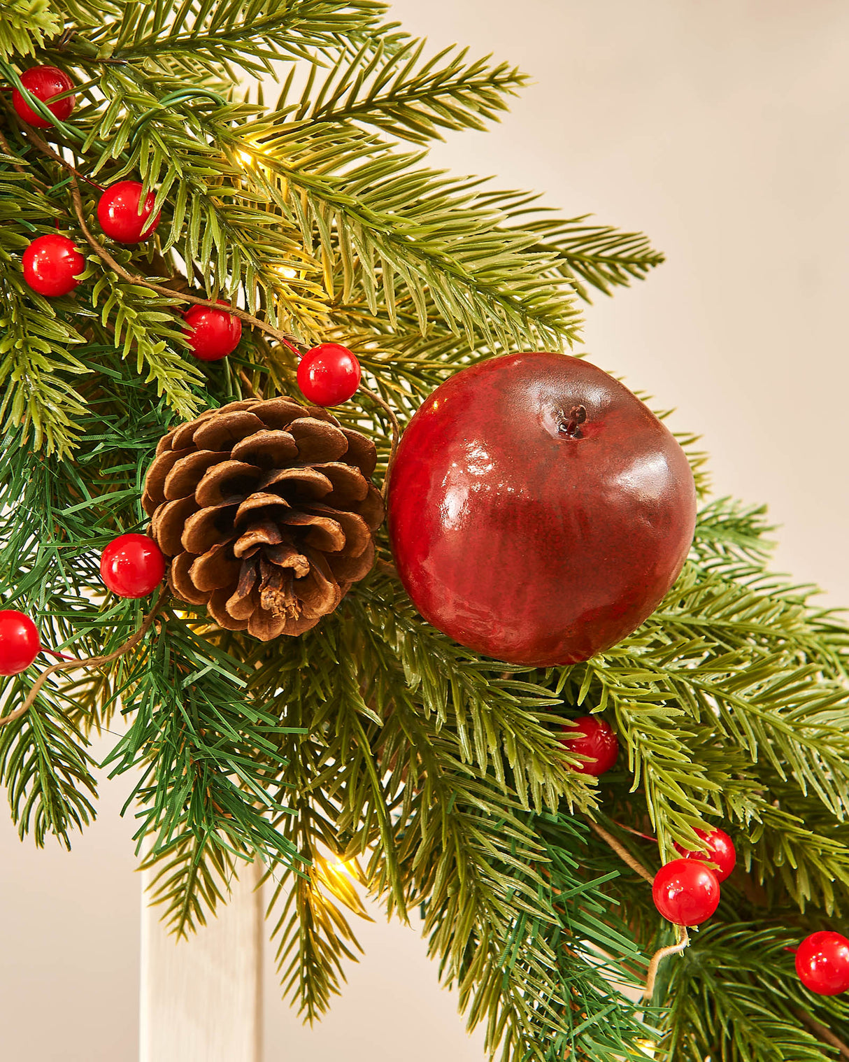 Pre-Lit Decorated Garland, Apples & Cinnamon Sticks, 9 ft