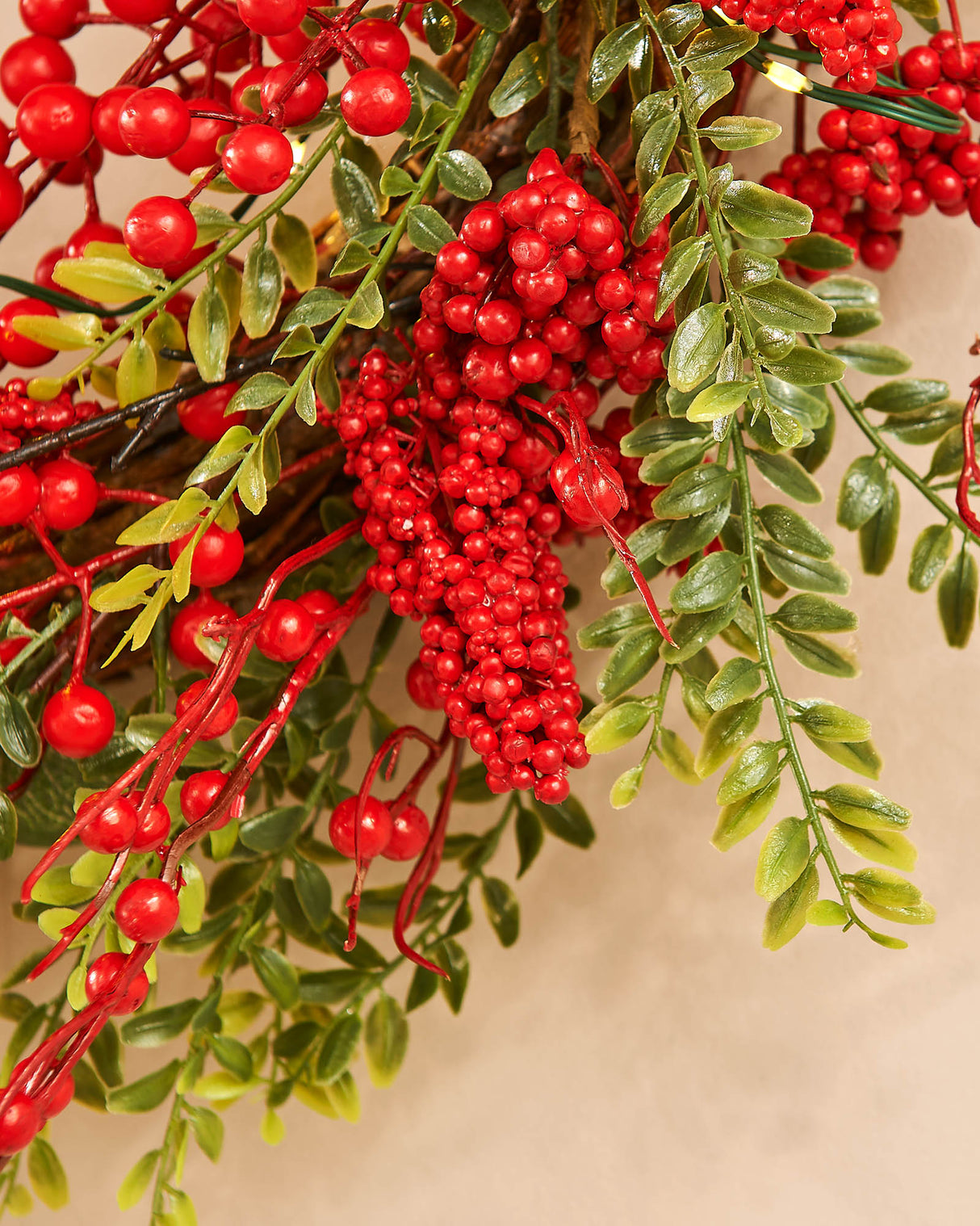 Pre-Lit Red Berry Wreath, 76 cm