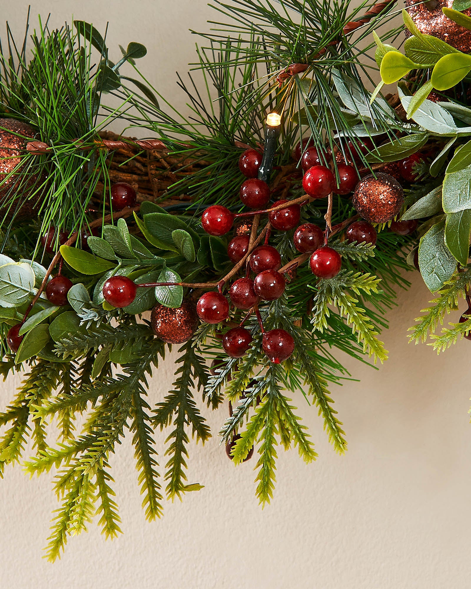 Pre-Lit Natural Mixed Tip Wreath, 60 cm