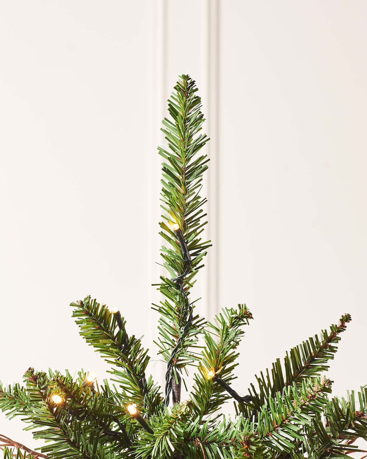 Pre-Lit Pines & Berries Potted Christmas Tree, 4.5 ft