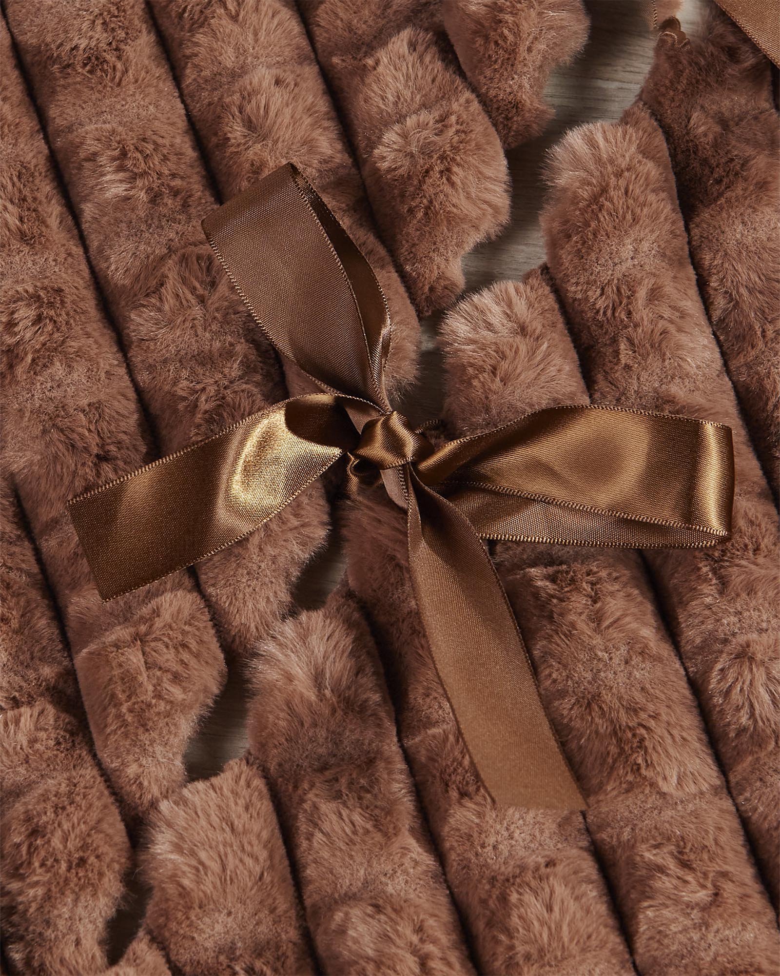 Faux Fur Diamond Tree Skirt, Espresso, 122 cm