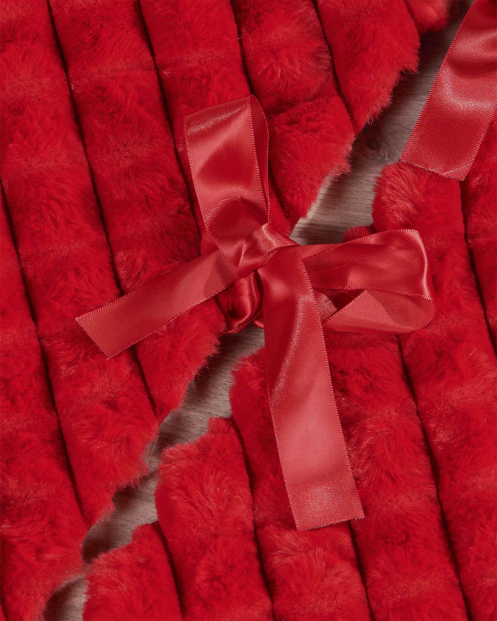 Faux Fur Diamond Tree Skirt, Red, 122 cm