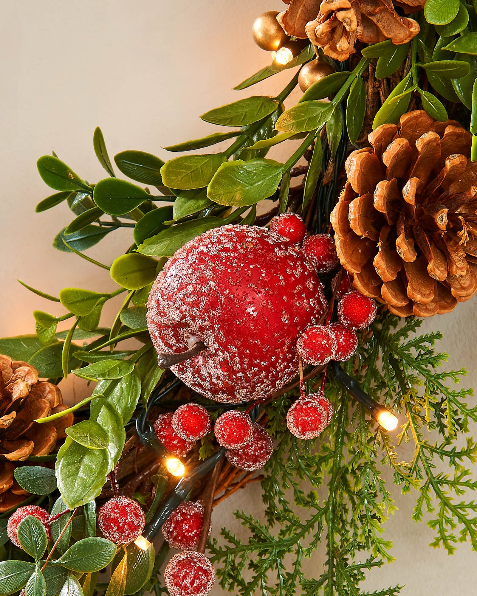 Pre-Lit Frosted Red Berry Mixed Tip Wreath, 60 cm
