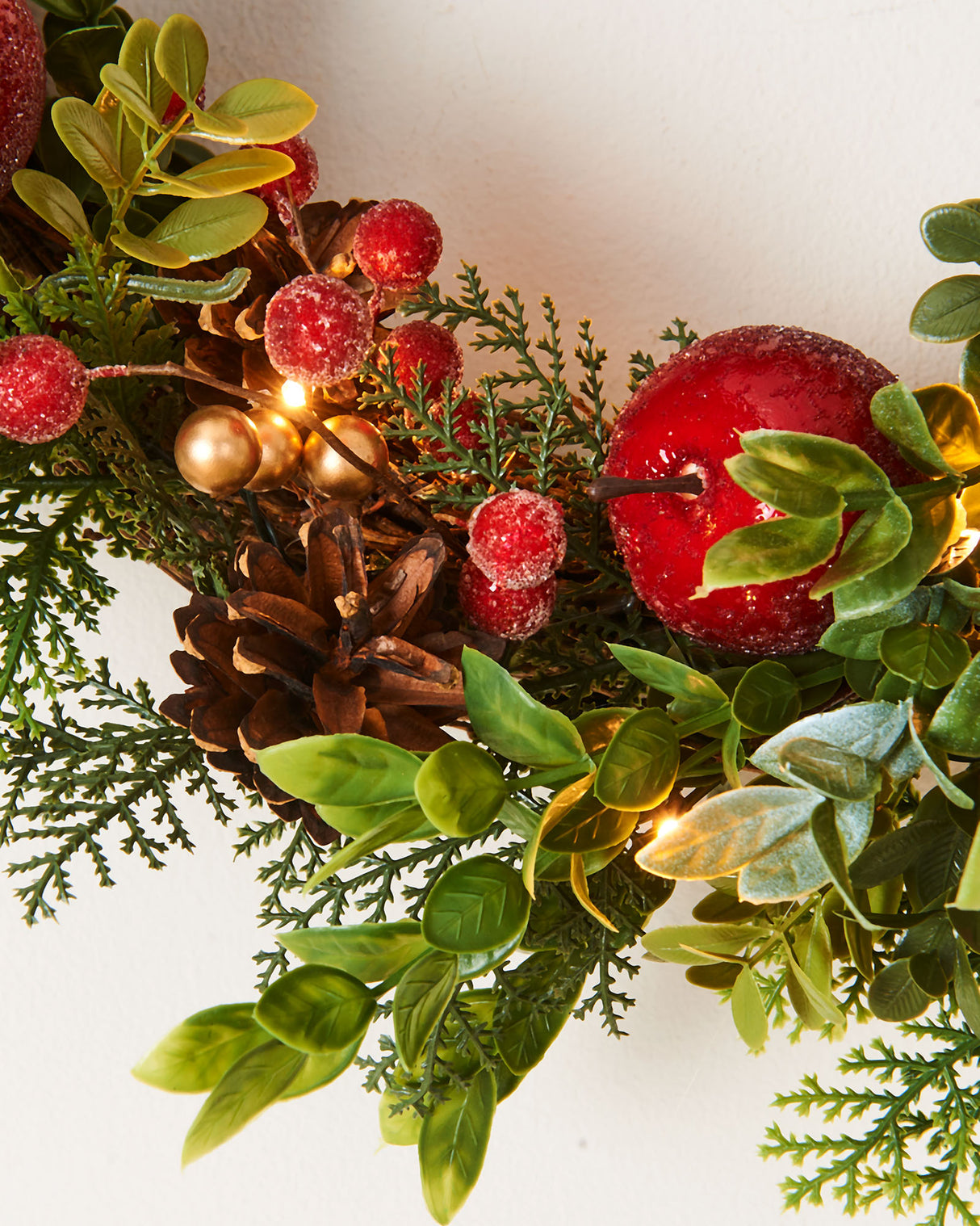 Pre-Lit Frosted Red Berry Mixed Tip Wreath, 60 cm