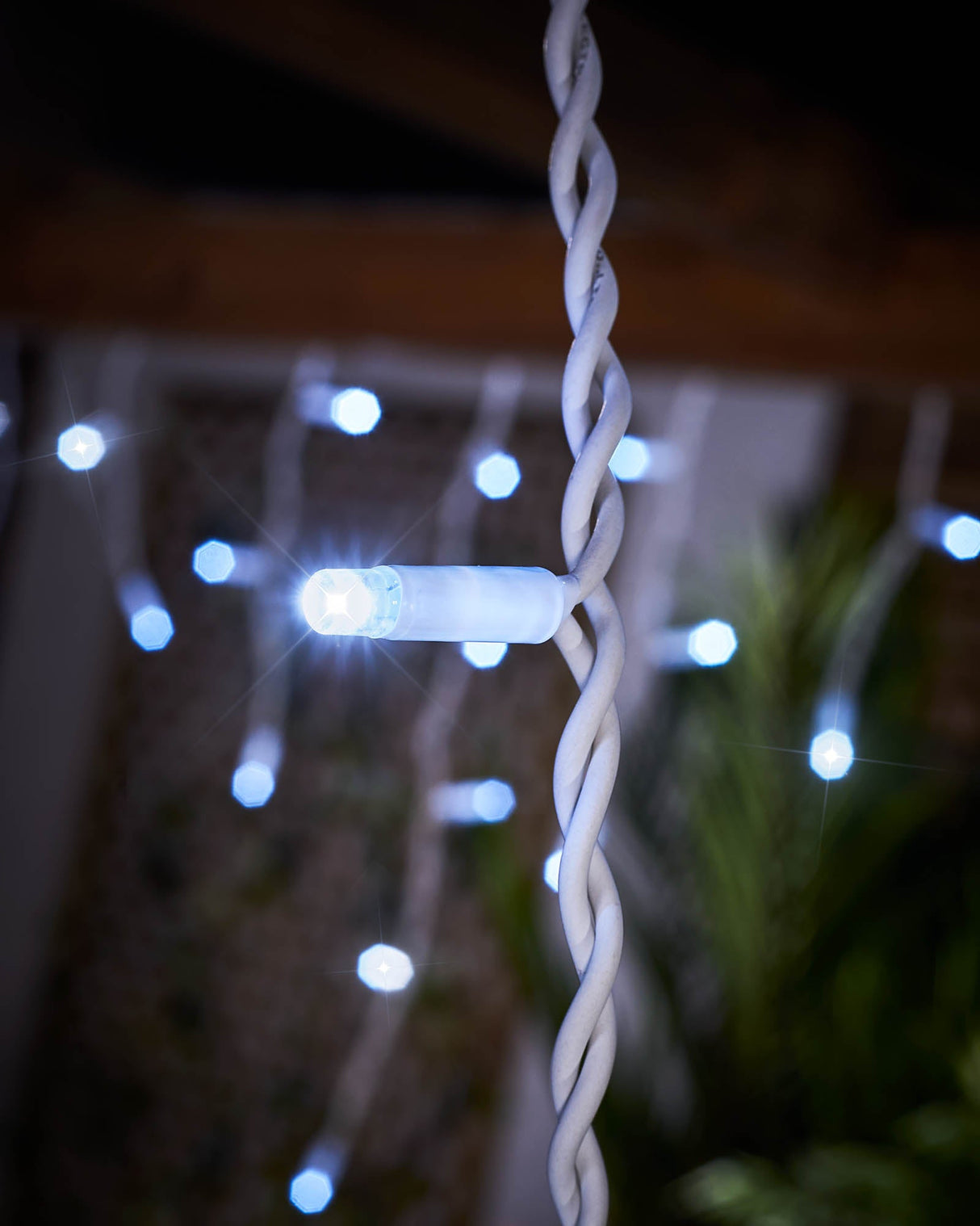 LINK PRO Twinkling LED Icicle Lights, White