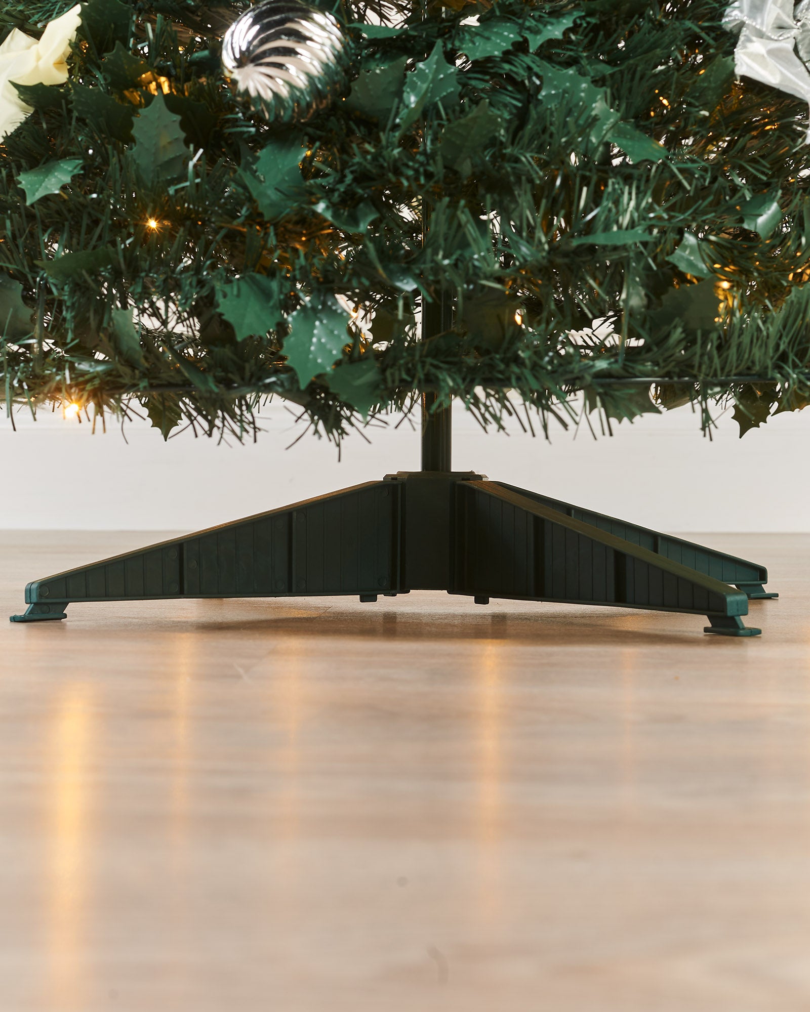 Pre-Lit Pop-Up Decorated Christmas Tree, White, 6 ft