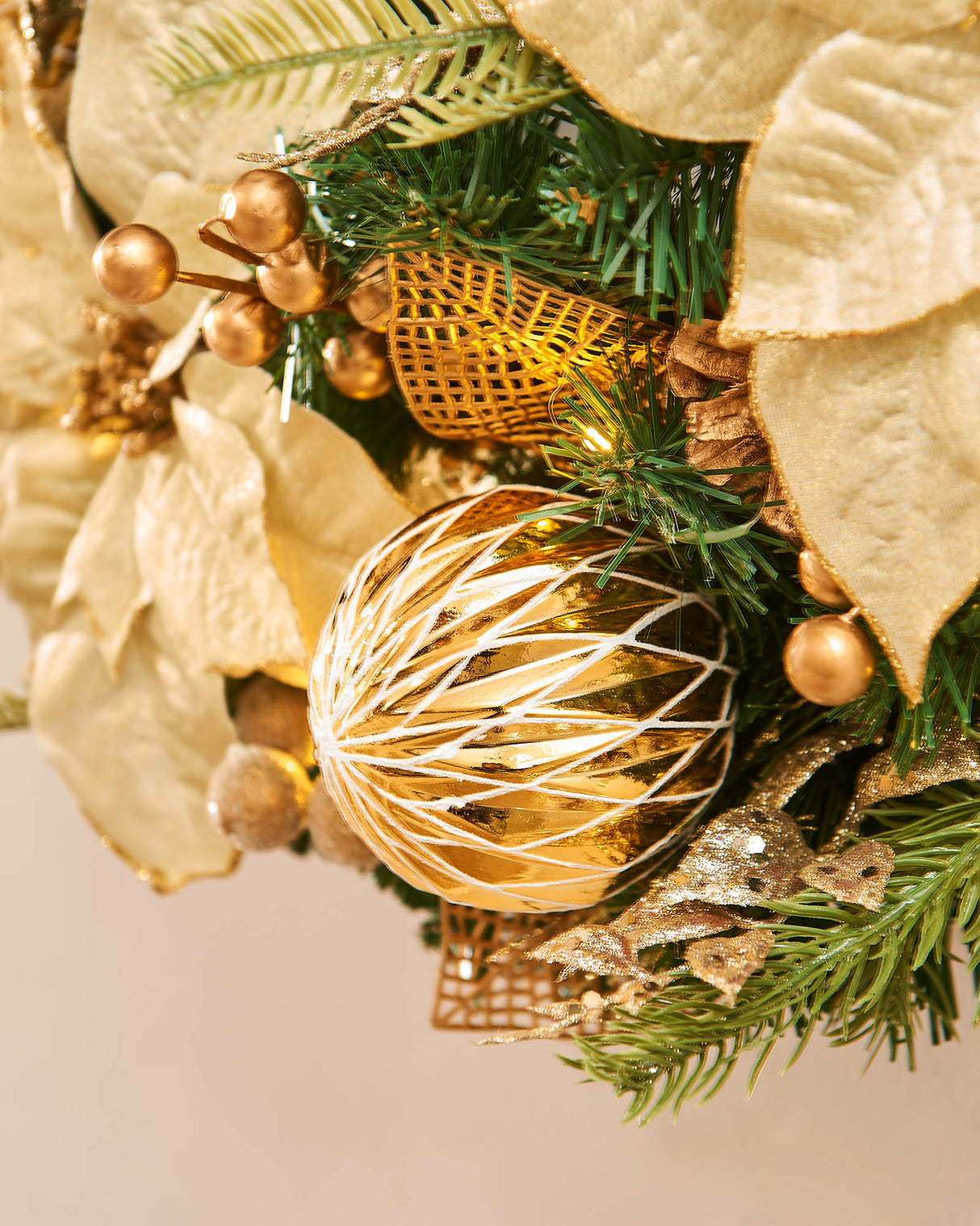 Pre-Lit Decorated Wreath, Cream/Gold, 60 cm