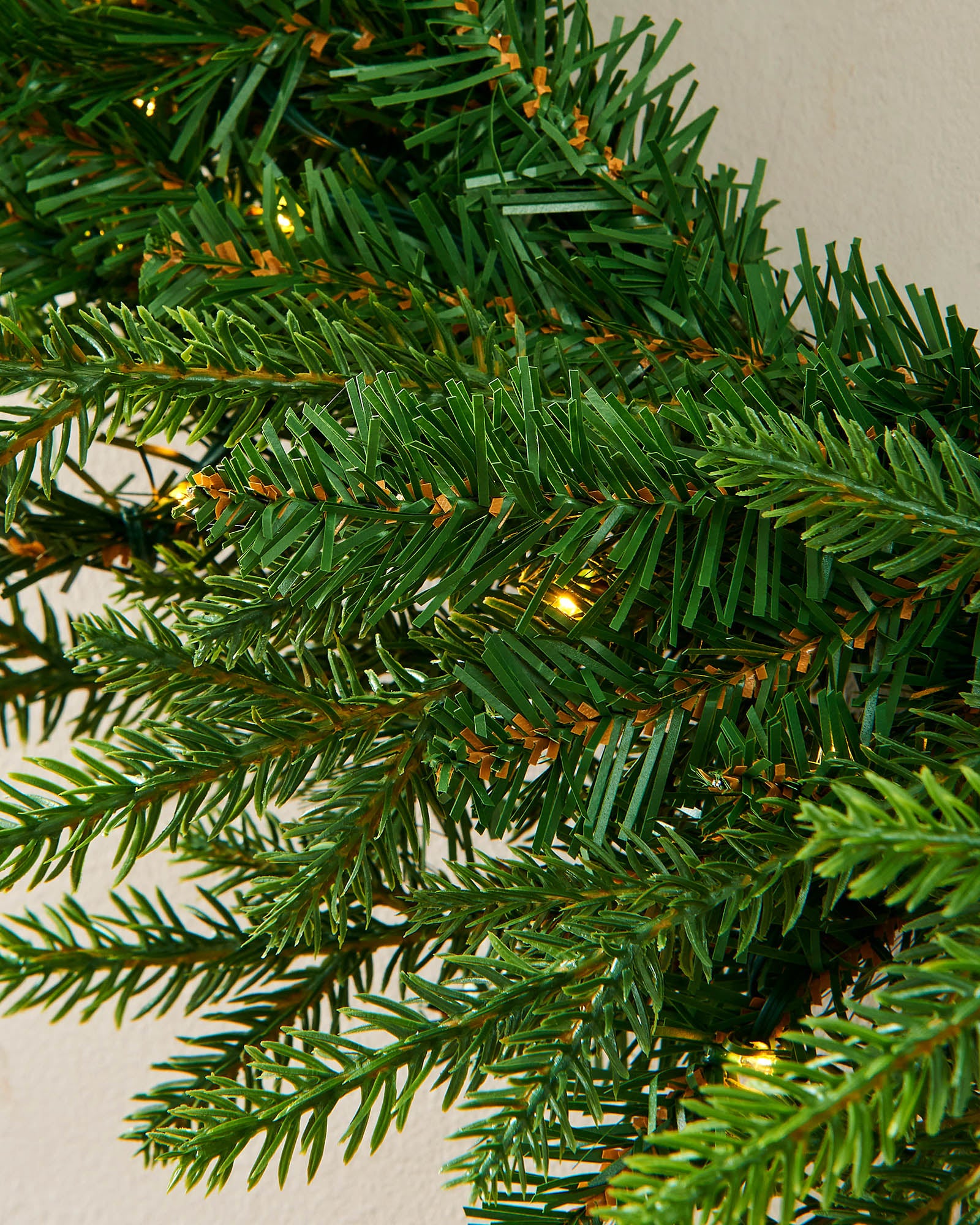 Pre-Lit Multi-Function Douglas Fir Wreath, 60 cm