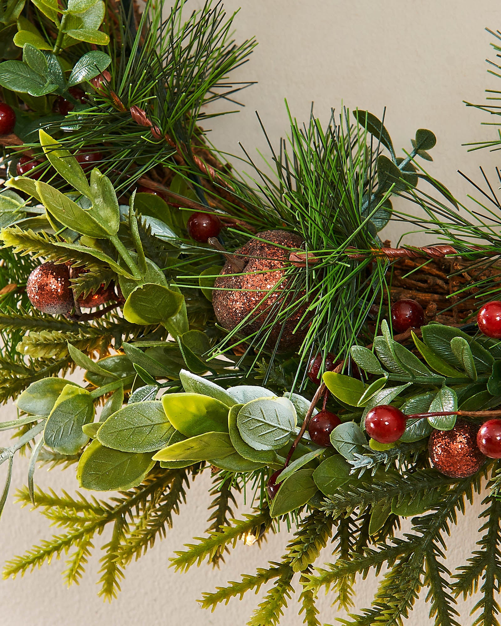 Pre-Lit Natural Mixed Tip Wreath, 60 cm