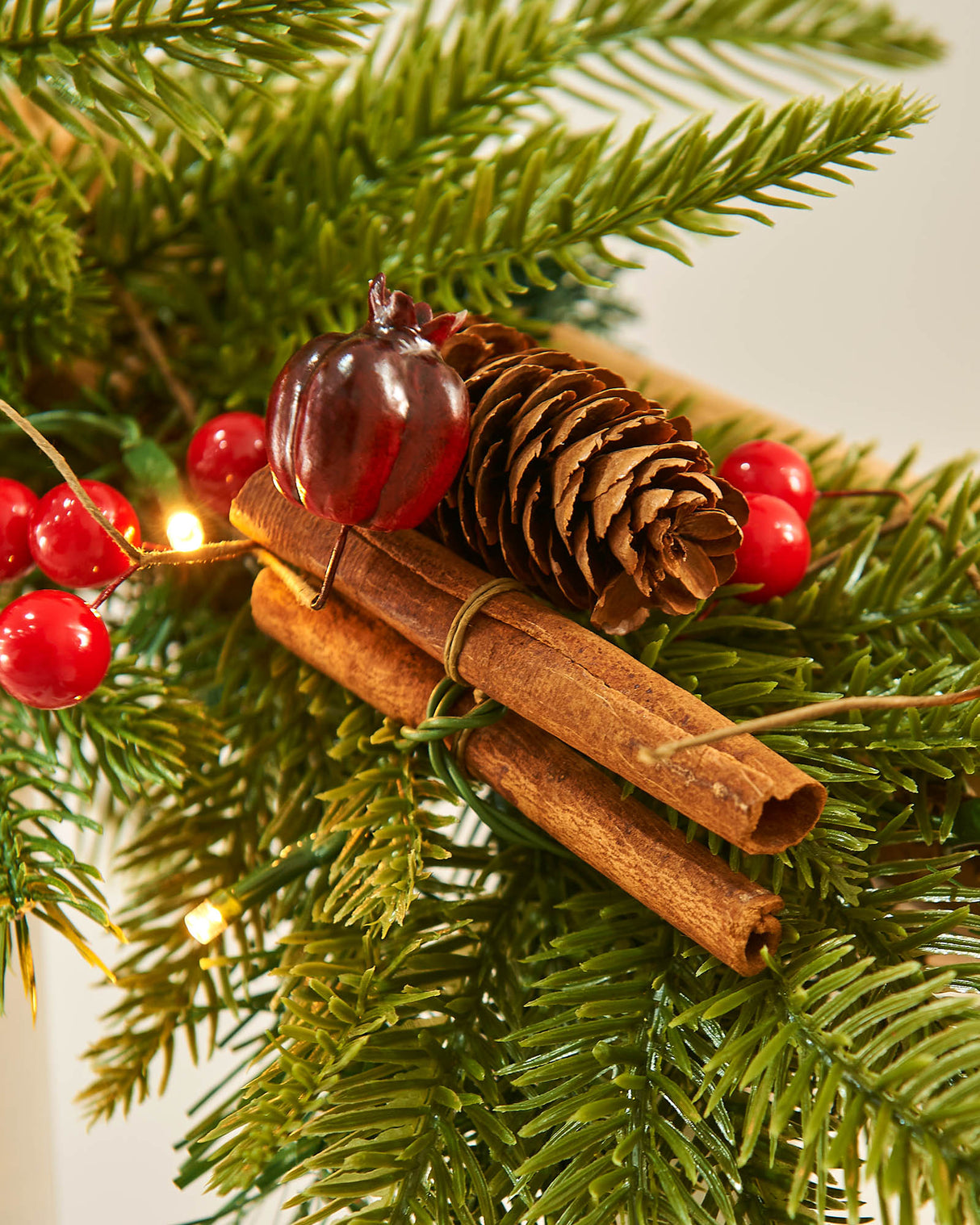 Pre-Lit Decorated Garland, Apples & Cinnamon Sticks, 9 ft