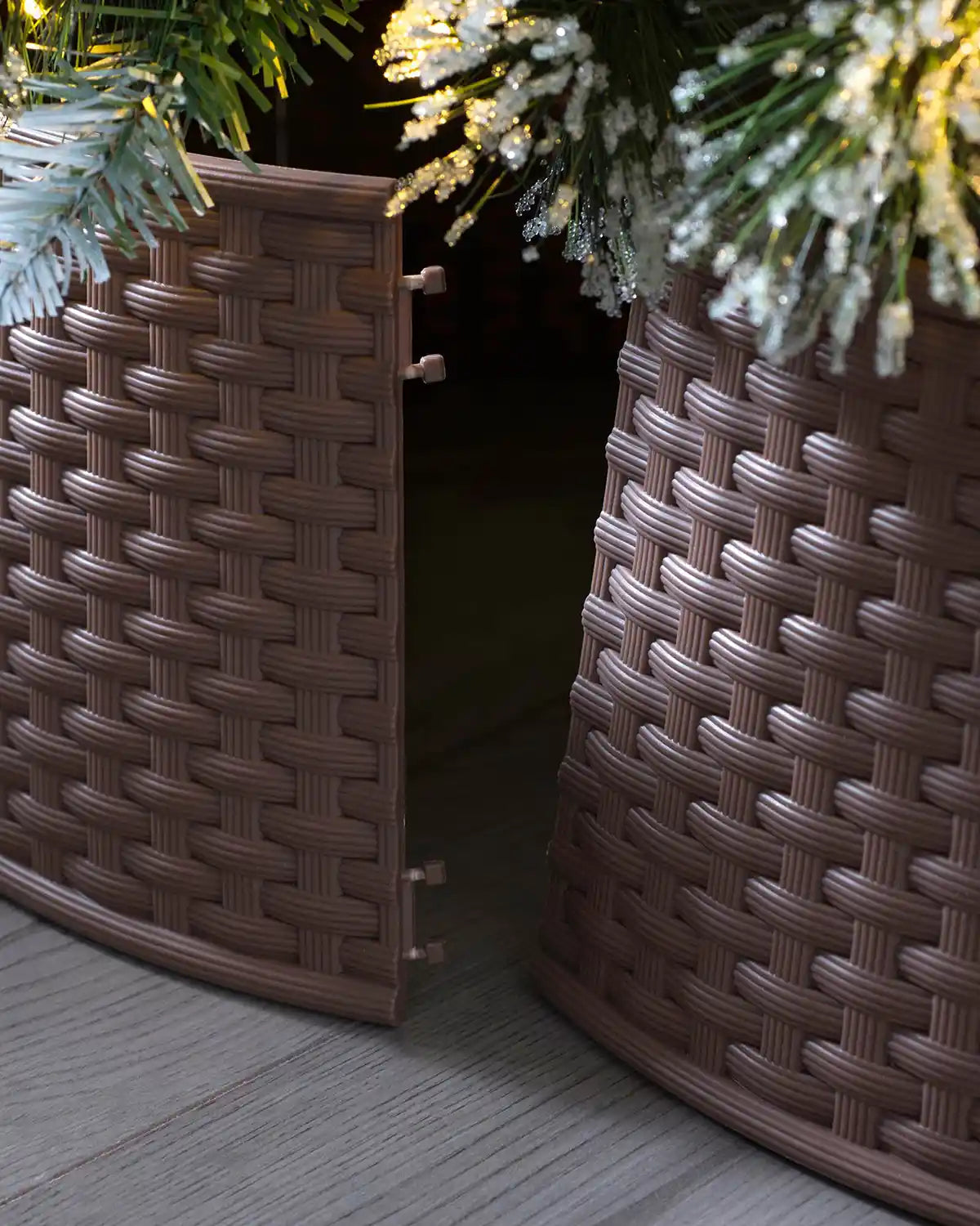 Close-up of the hinged panel on the 65 cm brown rattan effect tree collar