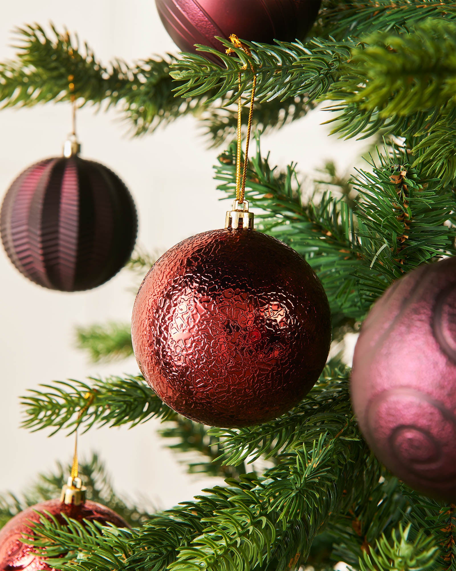 16 Burgundy Shatterproof Baubles, 8 cm