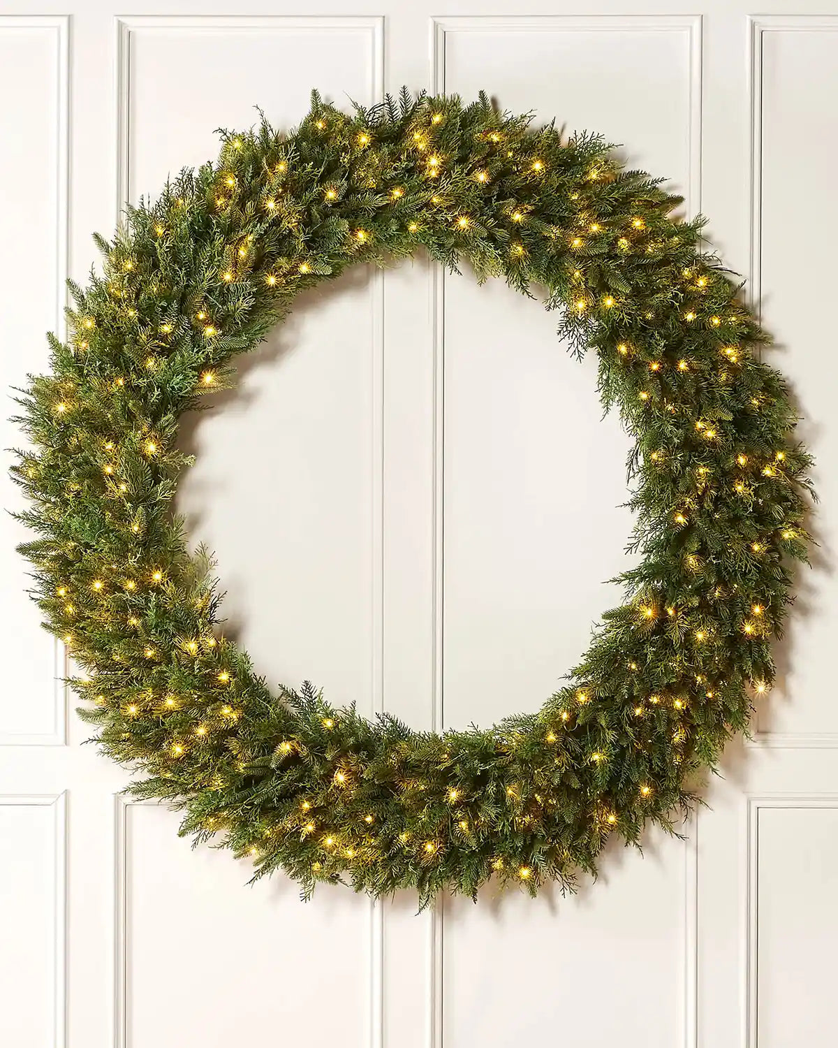 Pre-Lit Natural Fir Majestic Wreath, 1.5 m on a panel texture background