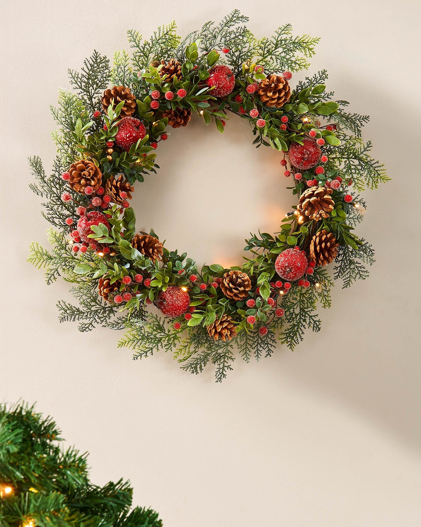 Pre-Lit Frosted Red Berry Mixed Tip Wreath, 60 cm