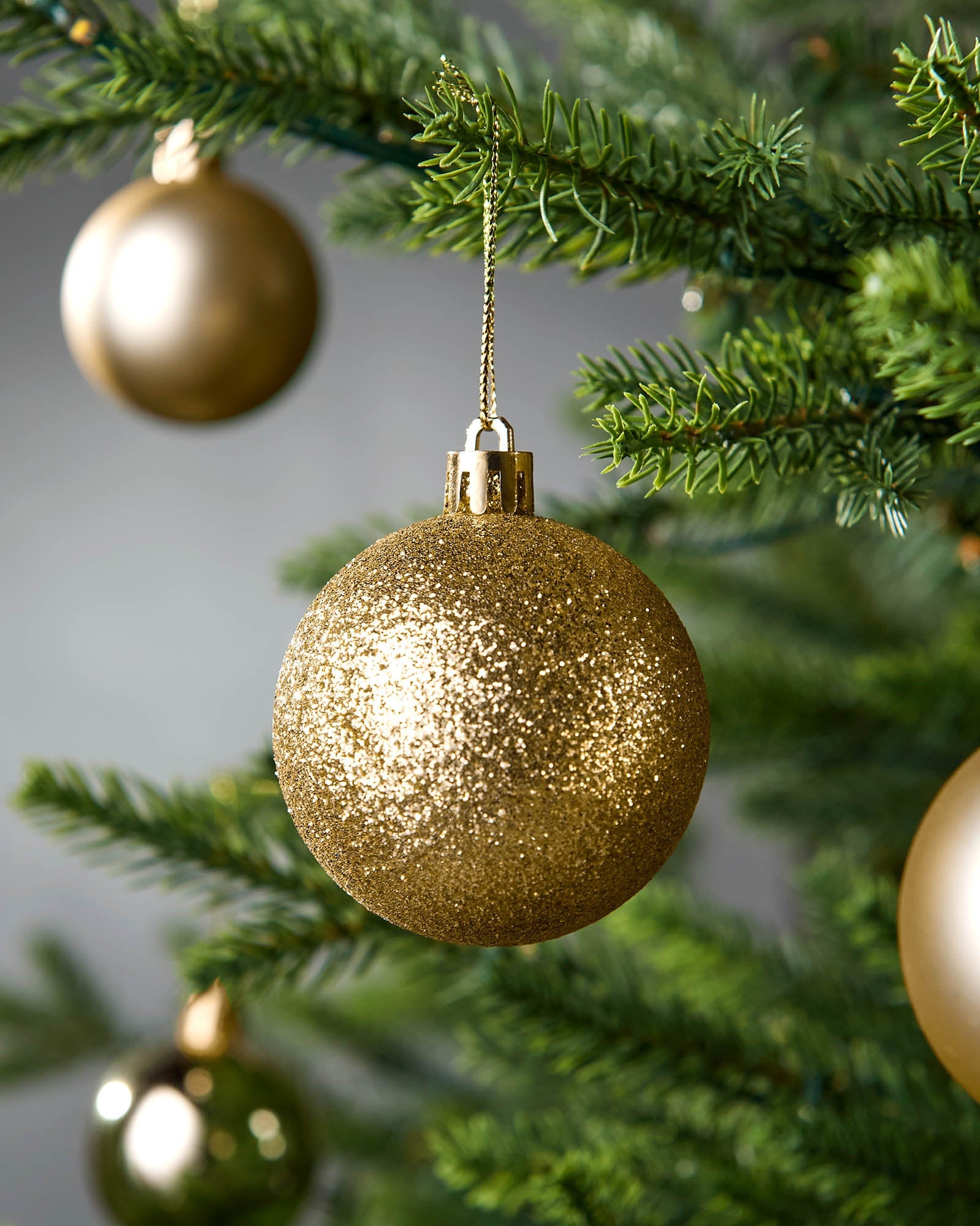 Set of 50 Shatterproof Baubles, Gold