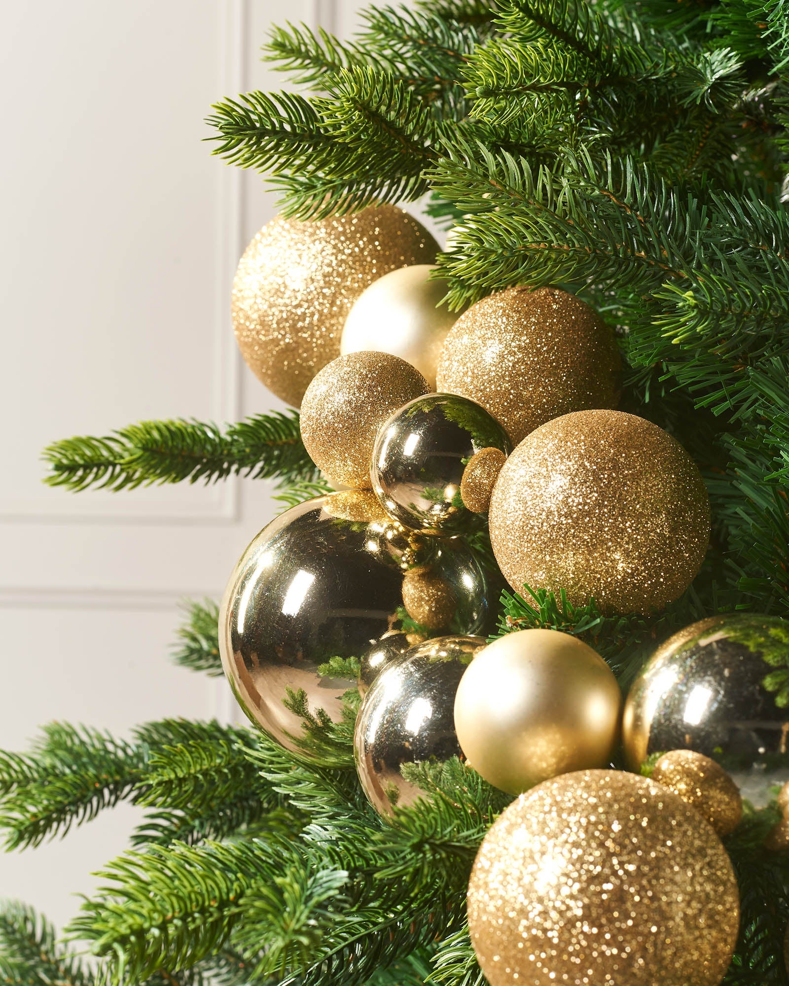 Gold Bauble Garland, 9 ft