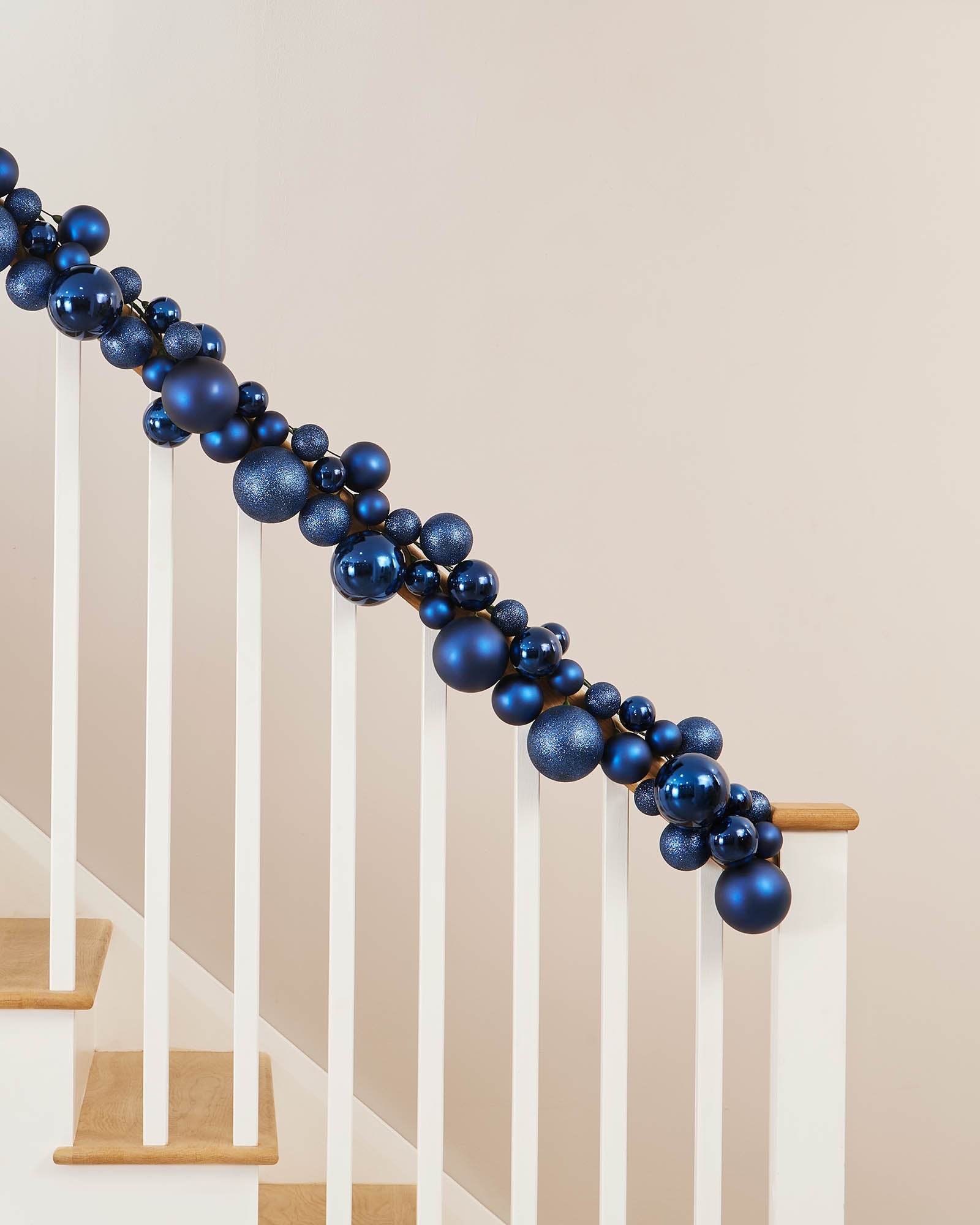 Navy Blue Bauble Garland, 9 ft