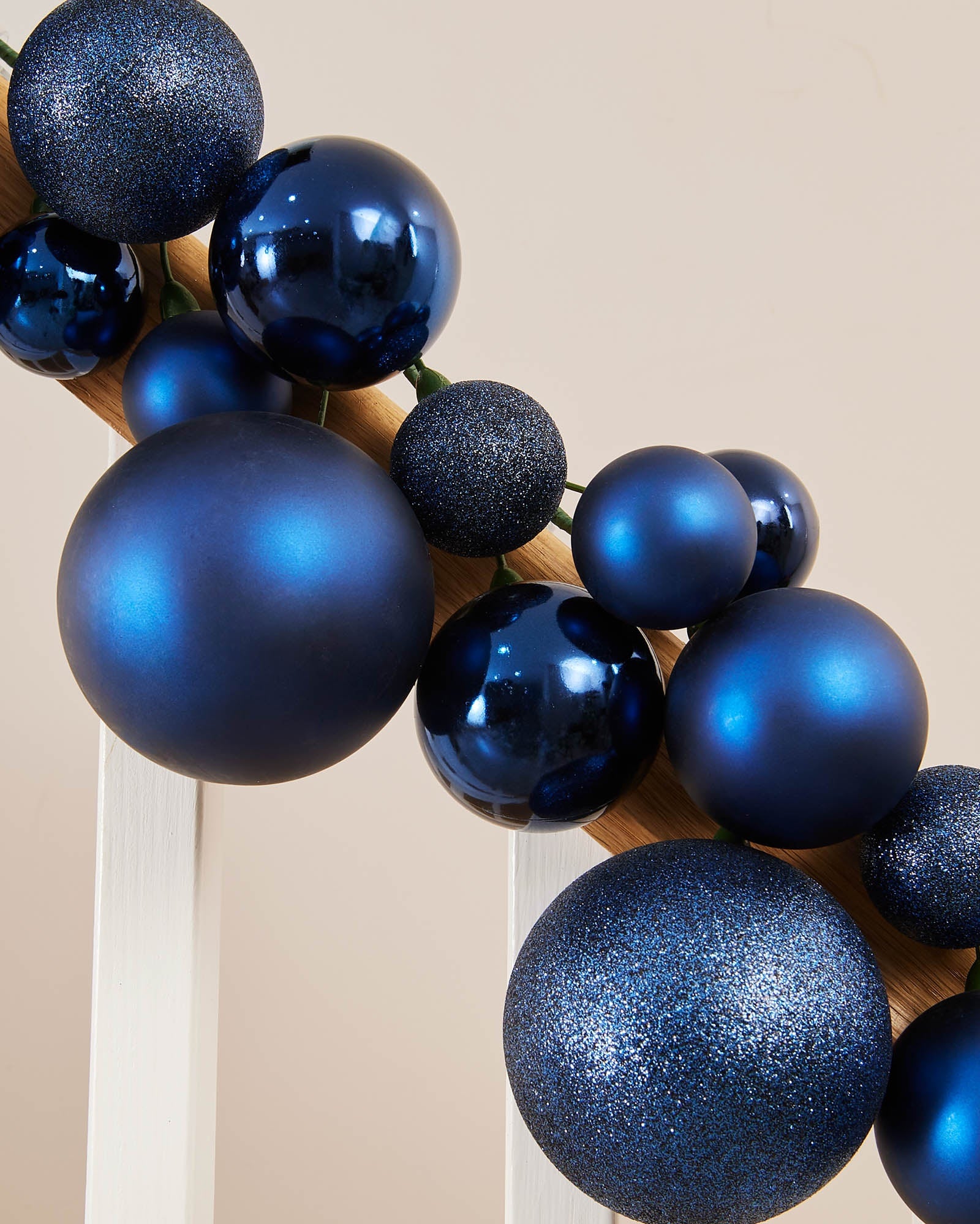 Navy Blue Bauble Garland, 9 ft