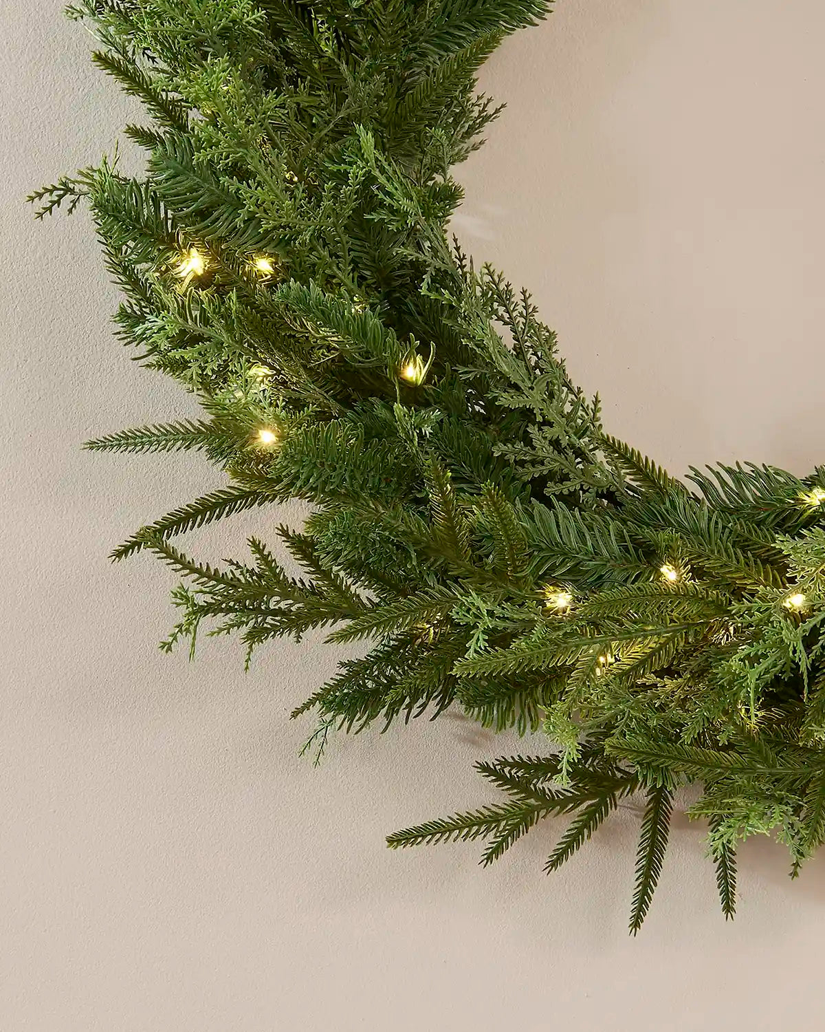 Pre-Lit Natural Fir Wreath, 76 cm