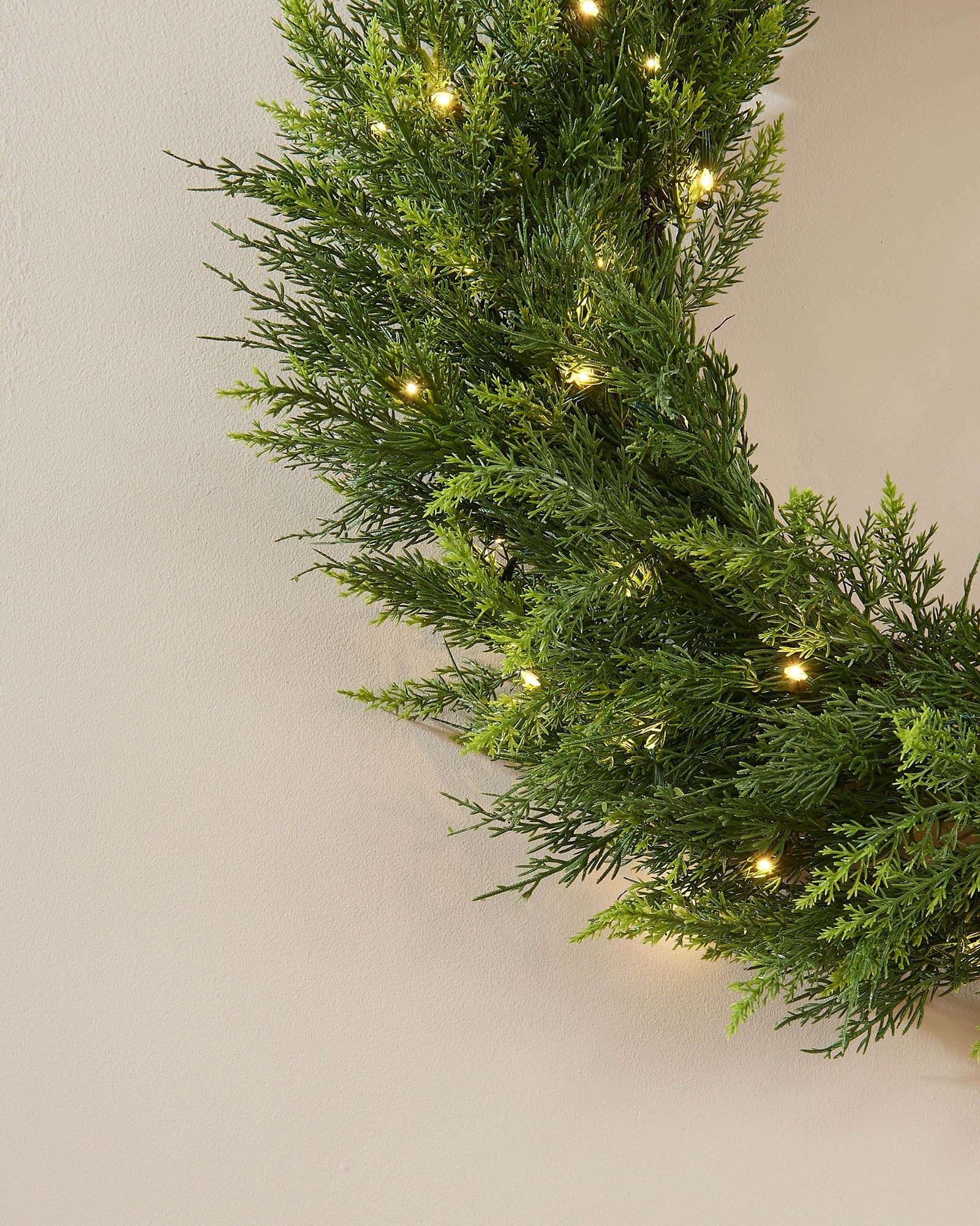 Pre-Lit Cypress Fir Wreath, 76 cm