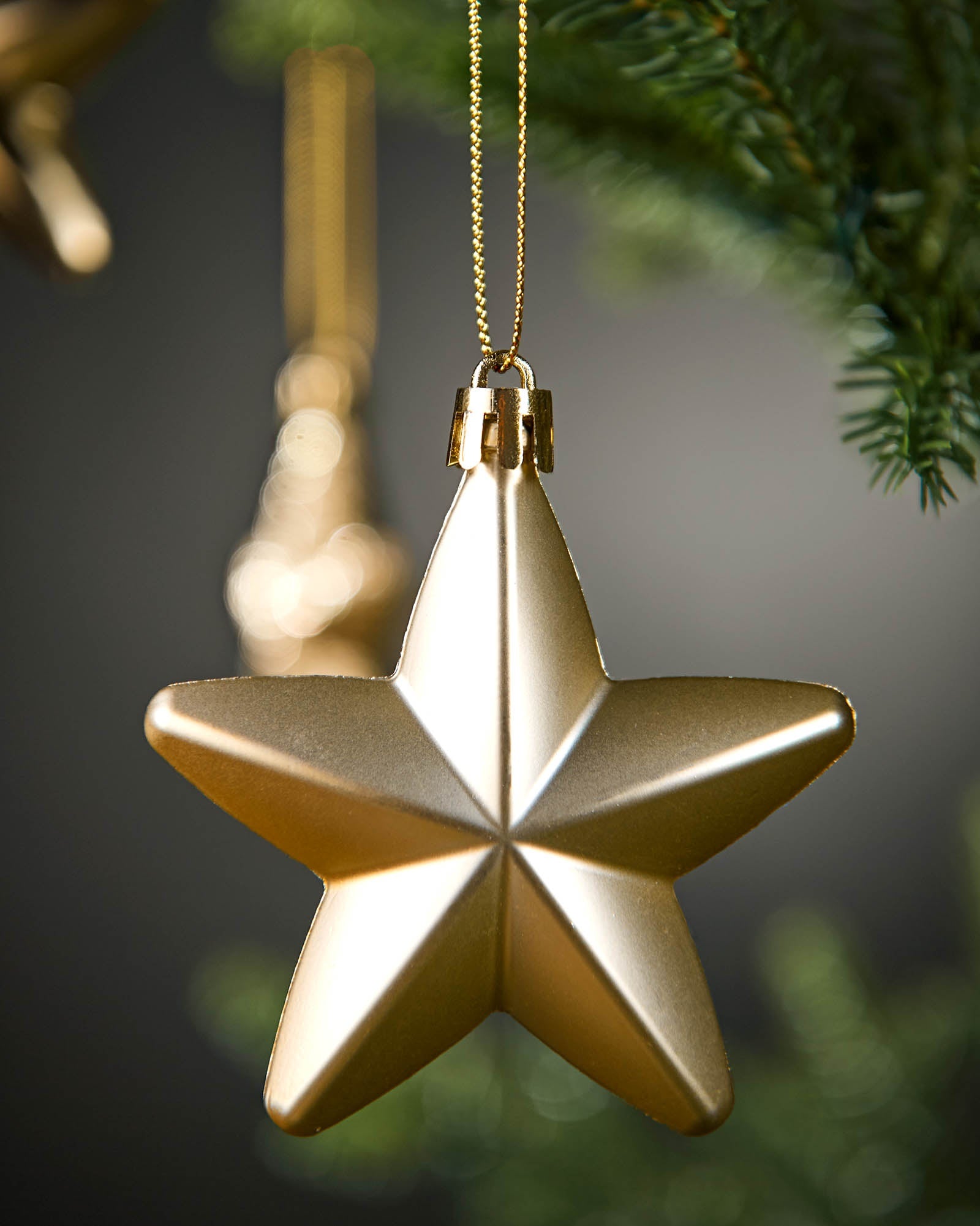 Set of 12 Hanging Stars, Gold, 7 cm